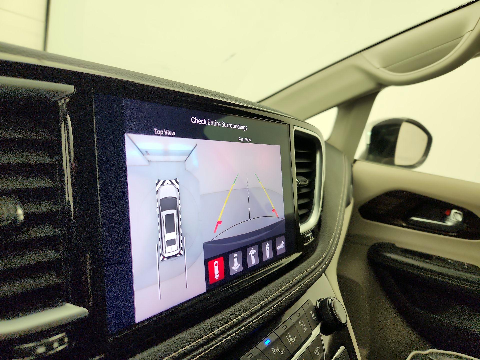 Thumbnail: 2022 Chrysler Pacifica - 15