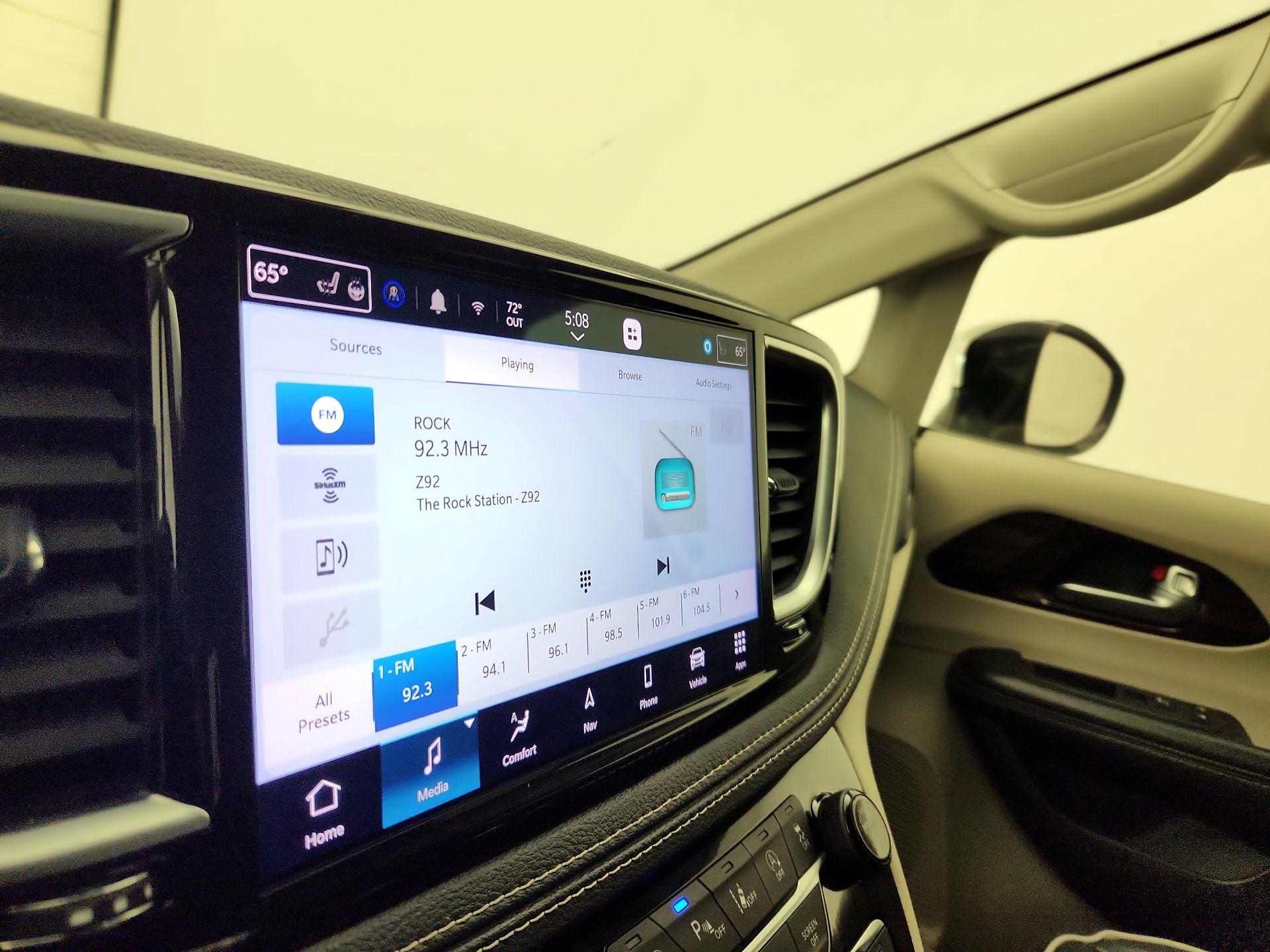 Thumbnail: 2022 Chrysler Pacifica - 16