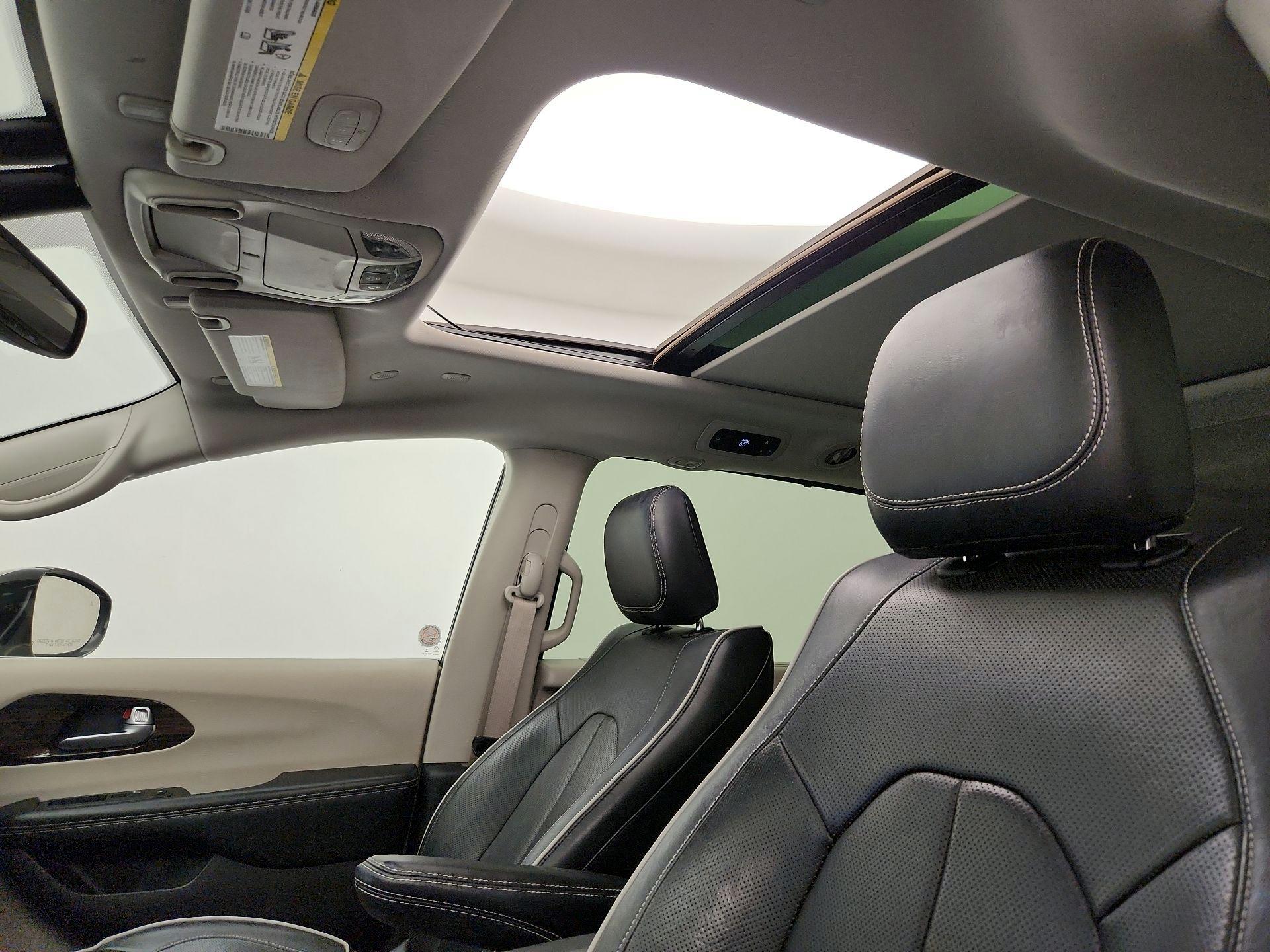 Thumbnail: 2022 Chrysler Pacifica - 20