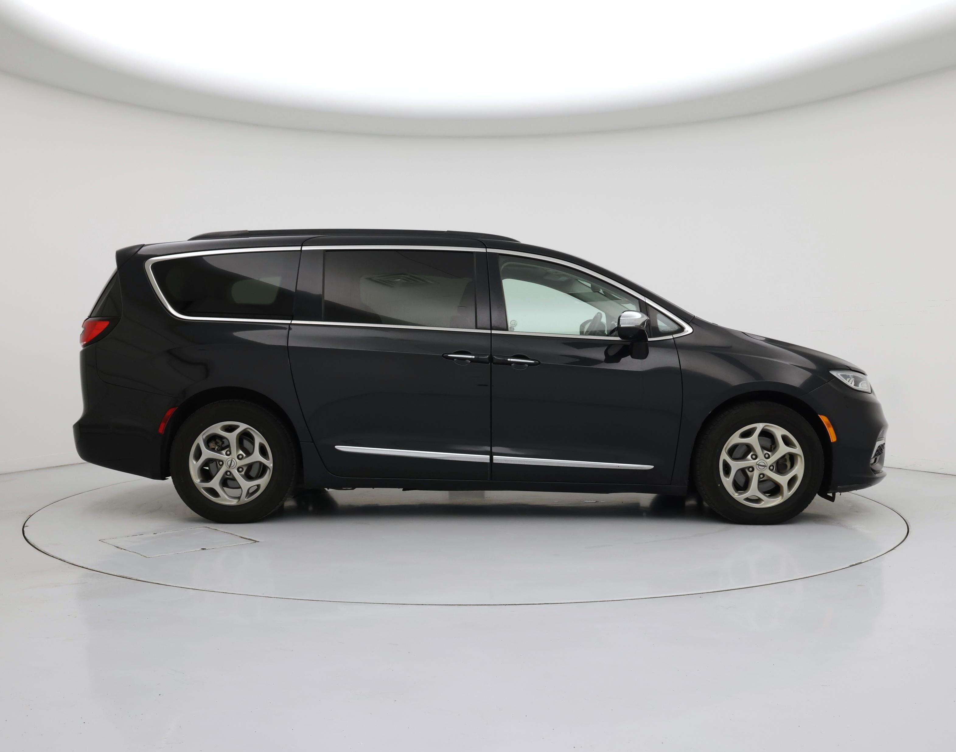Thumbnail: 2022 Chrysler Pacifica - 7
