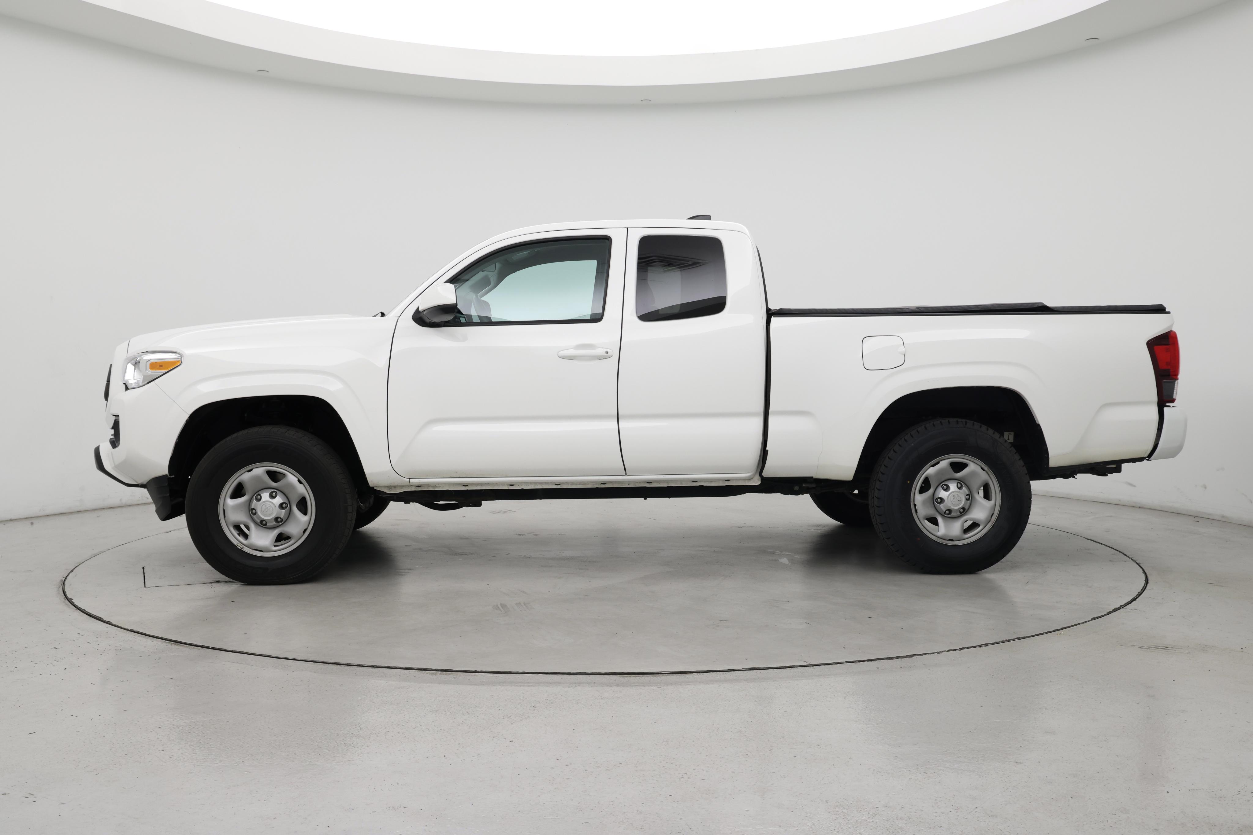 Thumbnail: 2022 Toyota Tacoma - 3