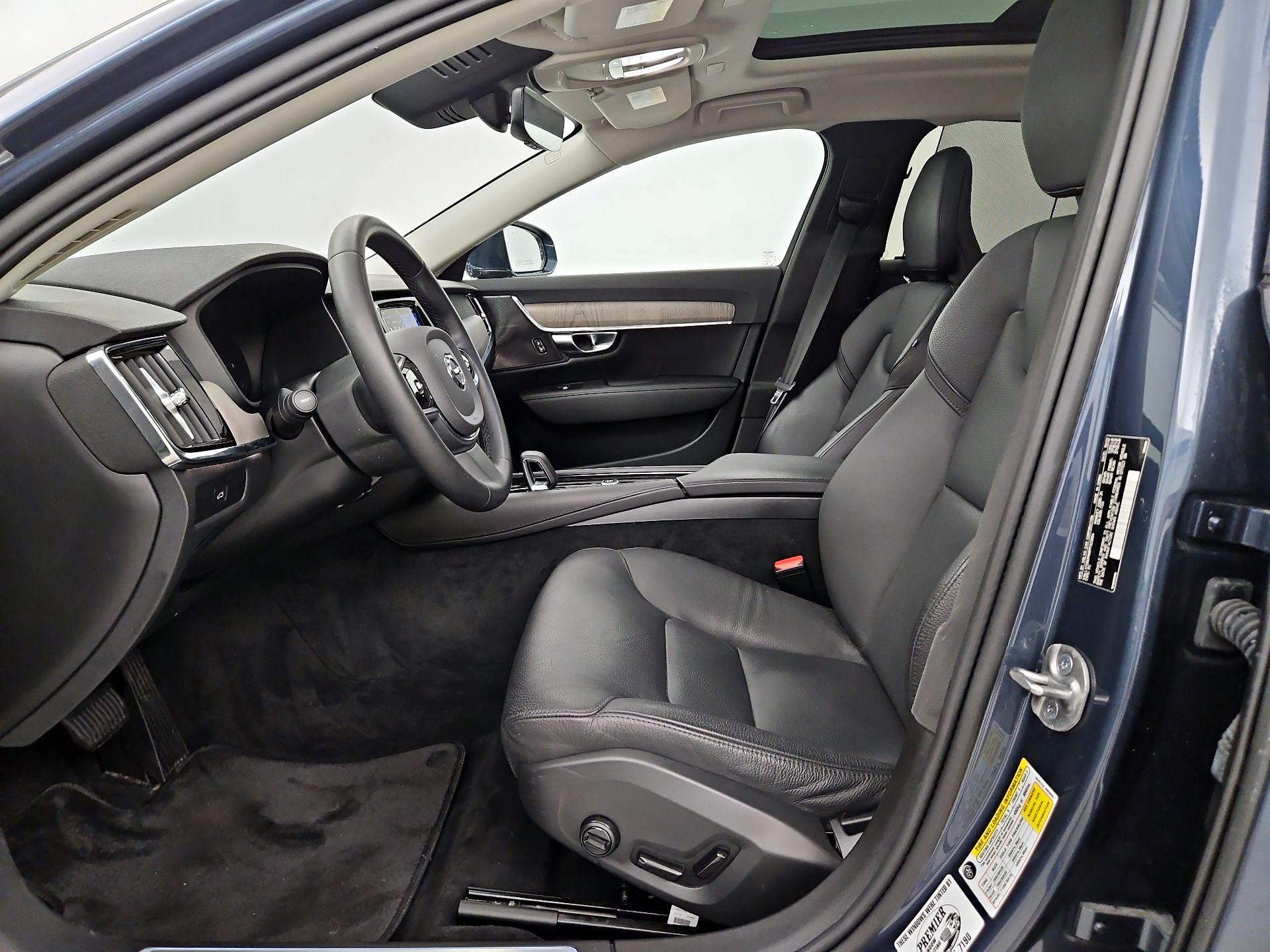 Thumbnail: 2023 Volvo S90 - 11