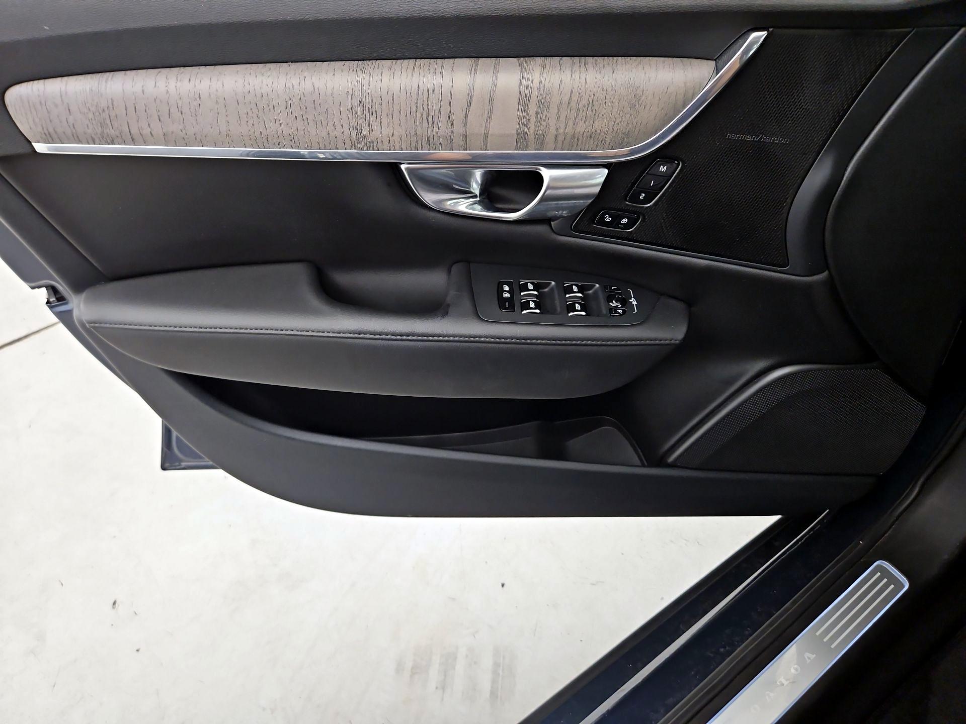 Thumbnail: 2023 Volvo S90 - 12