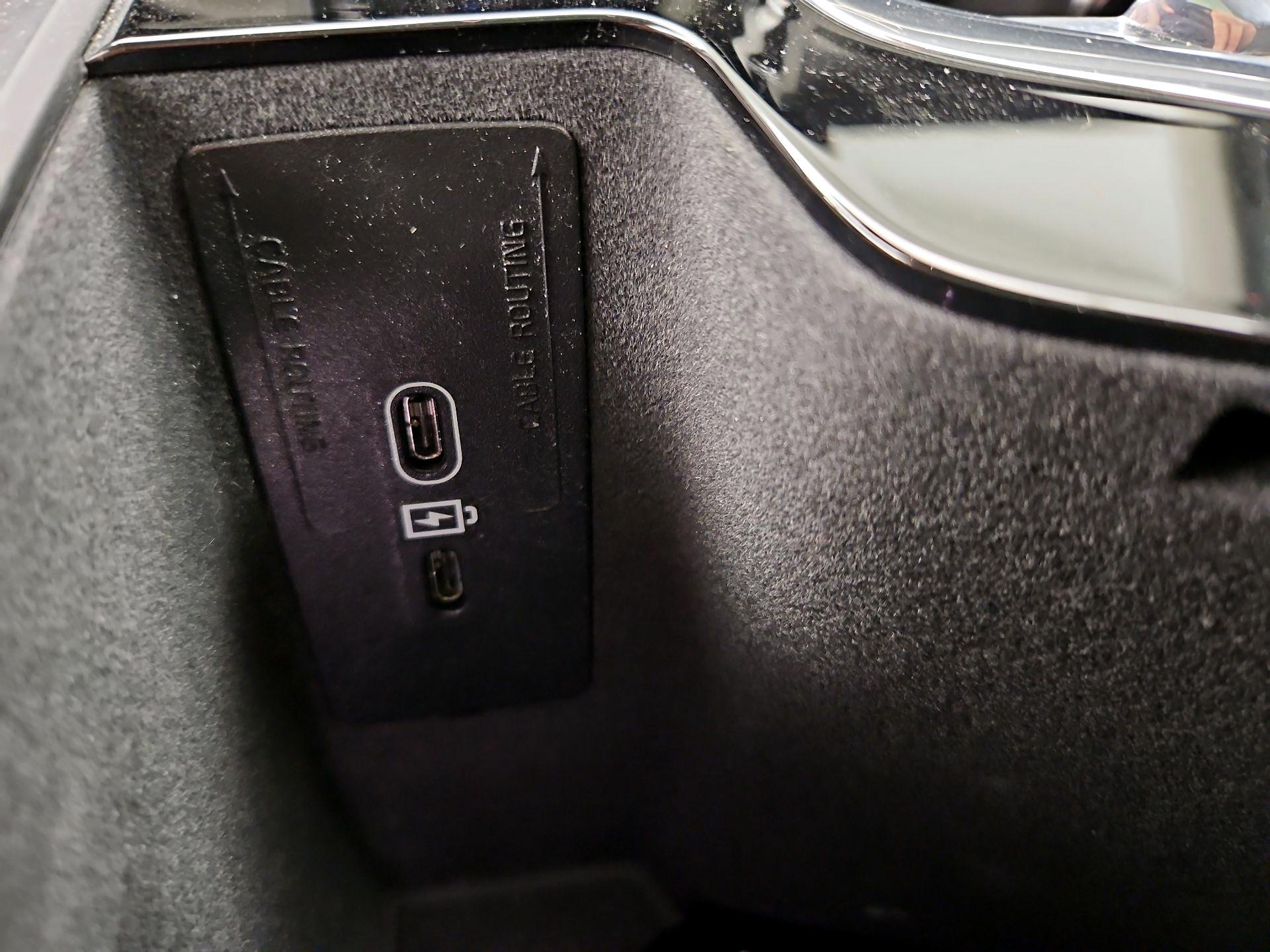 Thumbnail: 2023 Volvo S90 - 19