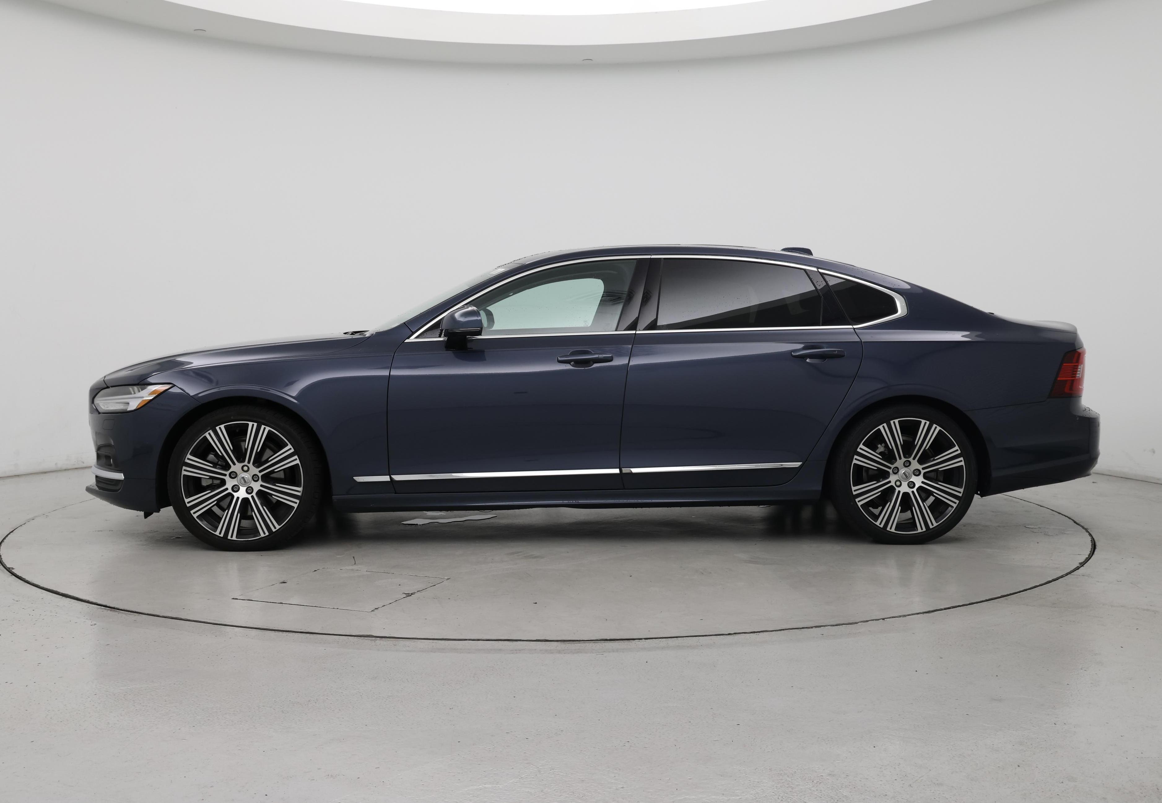 Thumbnail: 2023 Volvo S90 - 3