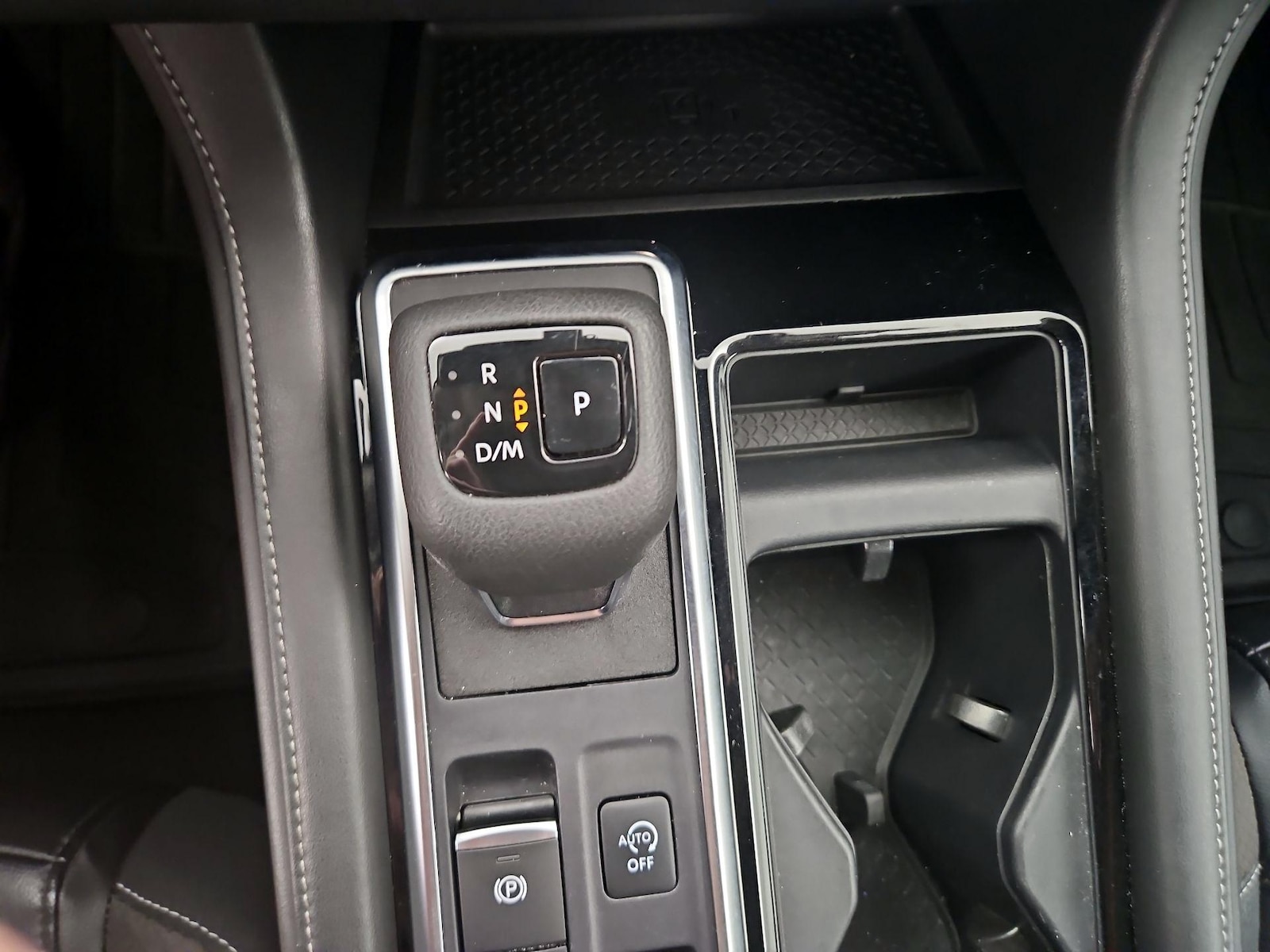 2024 Nissan Pathfinder SL - Photo 19
