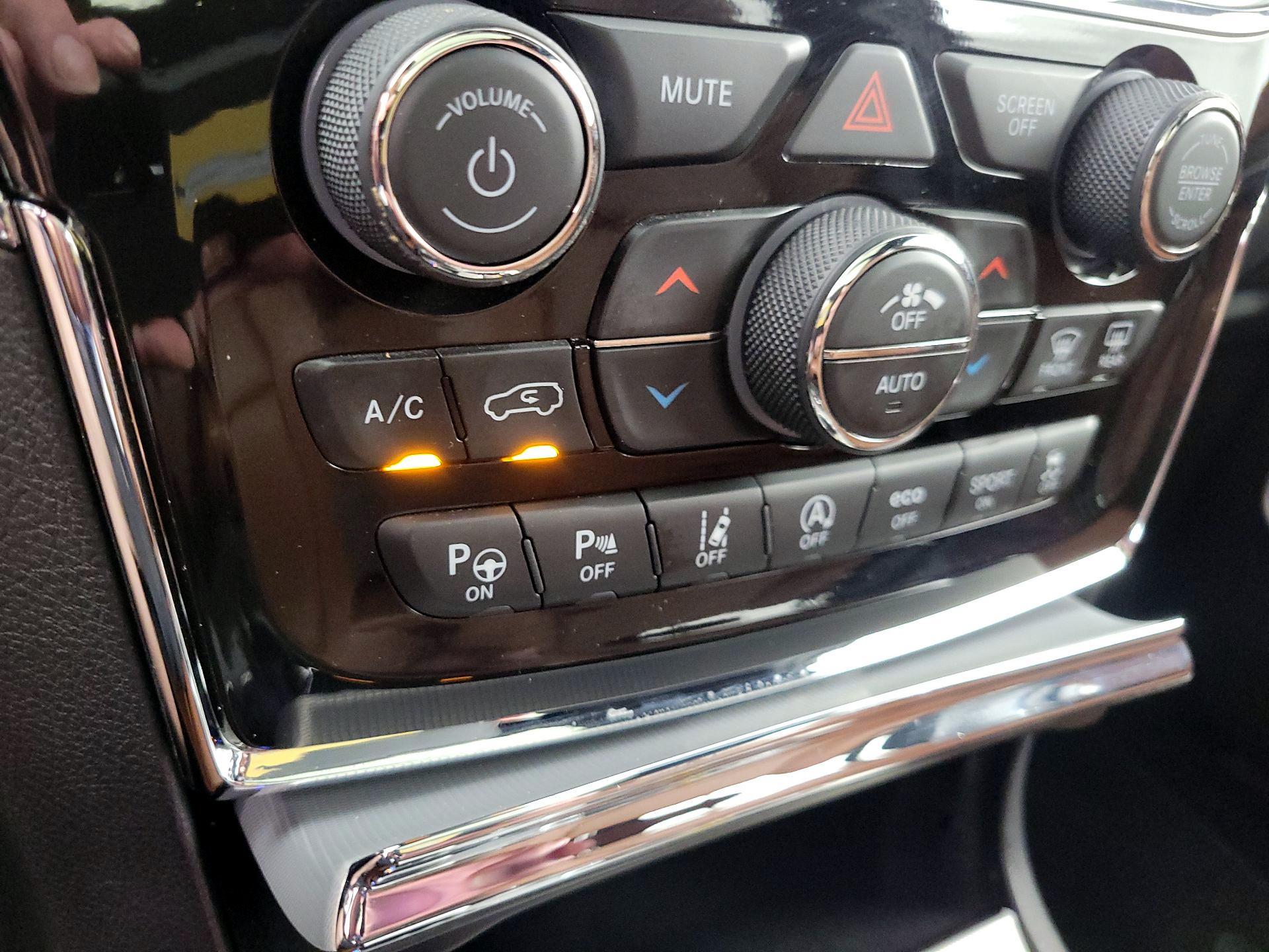 Thumbnail: 2021 Jeep Grand Cherokee - 17