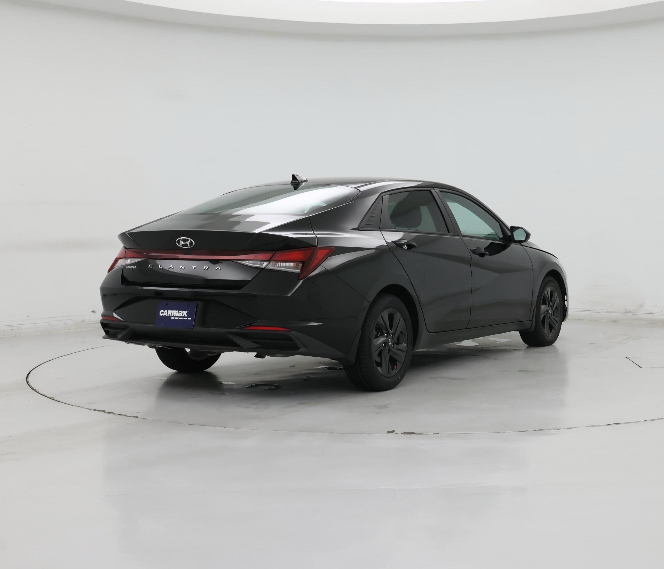 Thumbnail: 2022 Hyundai Elantra - 8