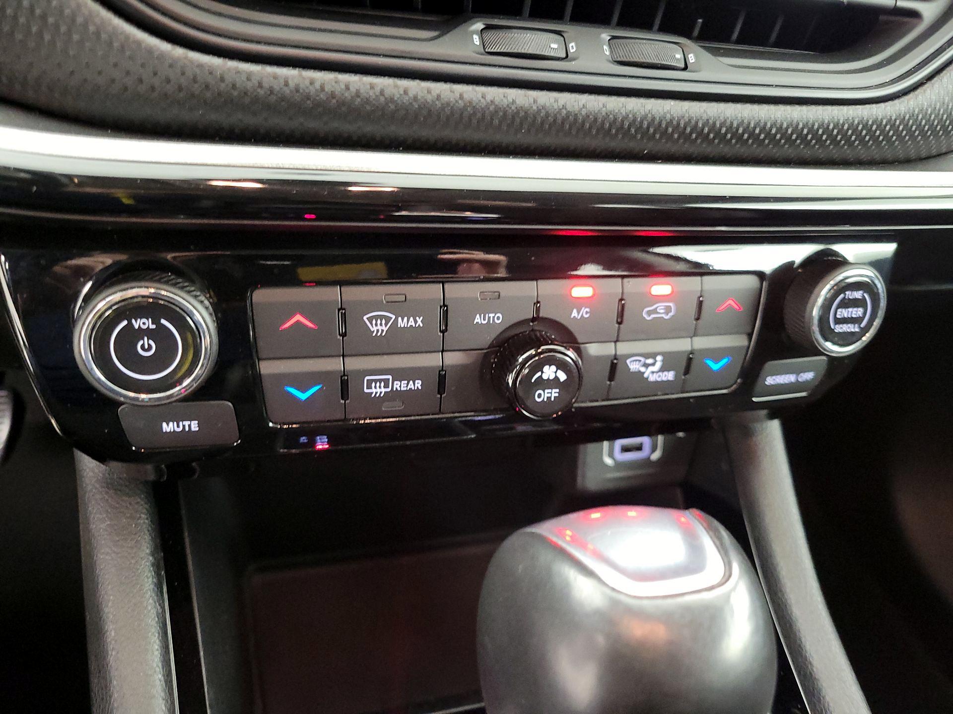 Thumbnail: 2022 Jeep Compass - 16