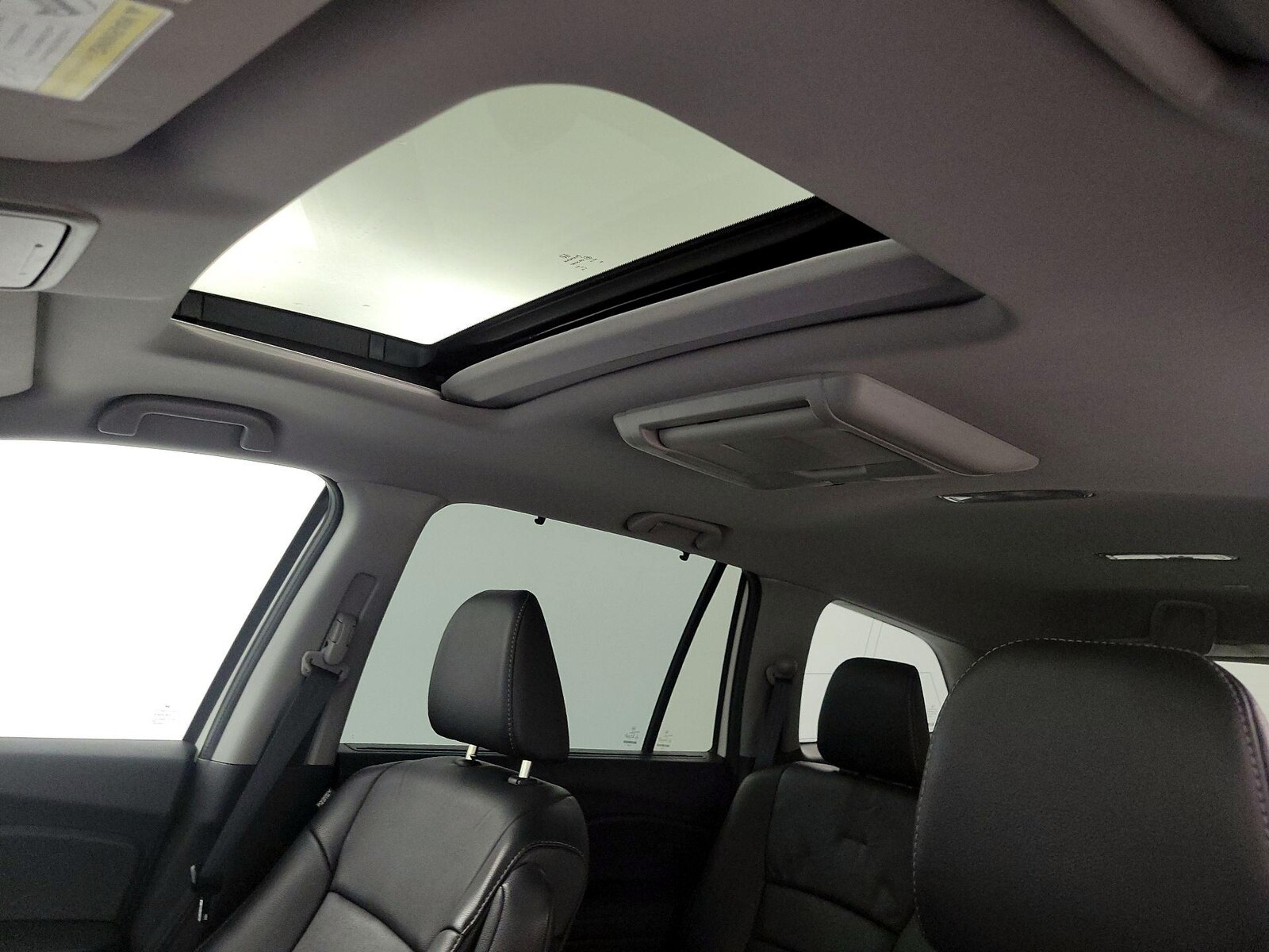 Sunroof(s) & Overhead Airbags