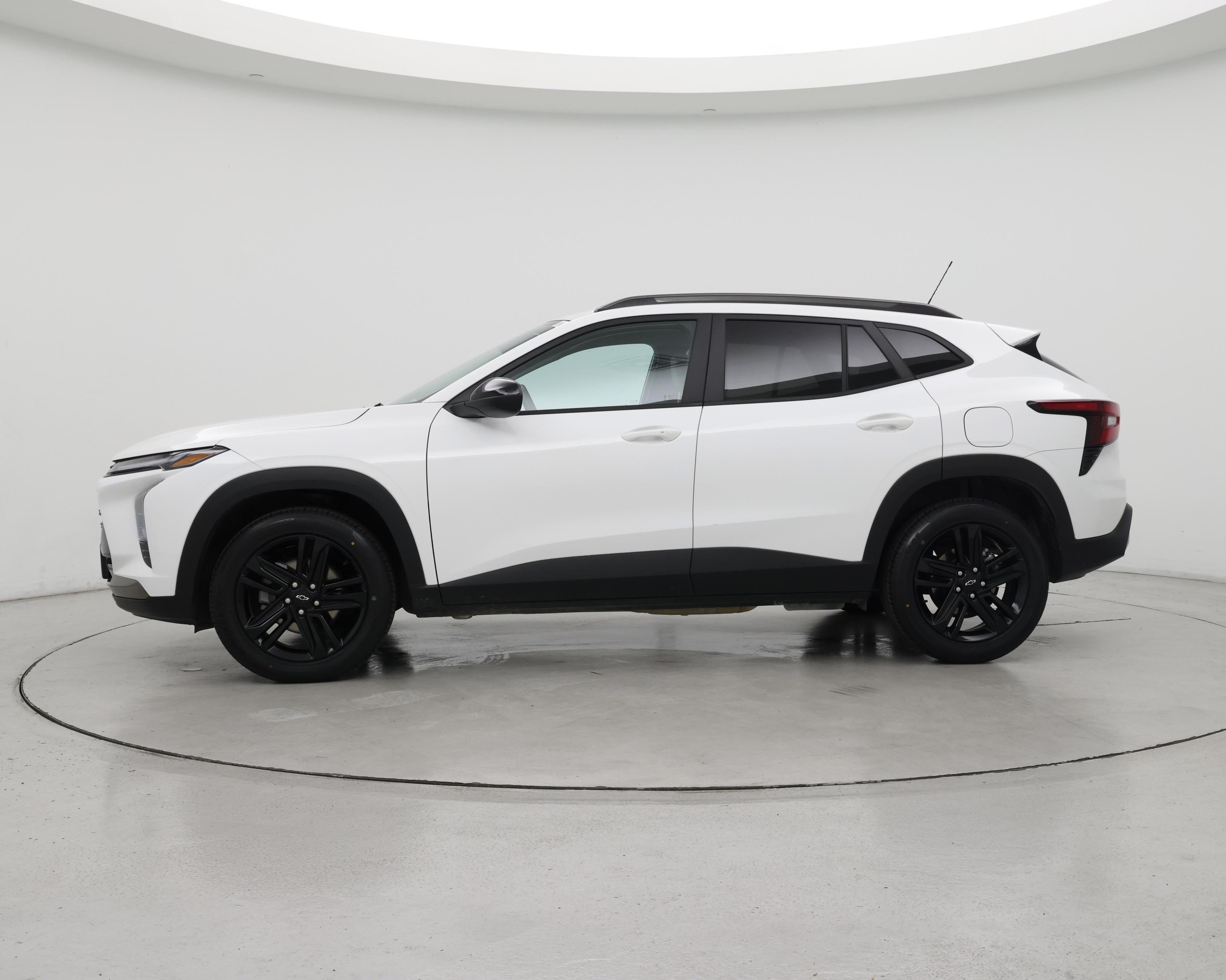 Thumbnail: 2025 Chevrolet Trax - 3