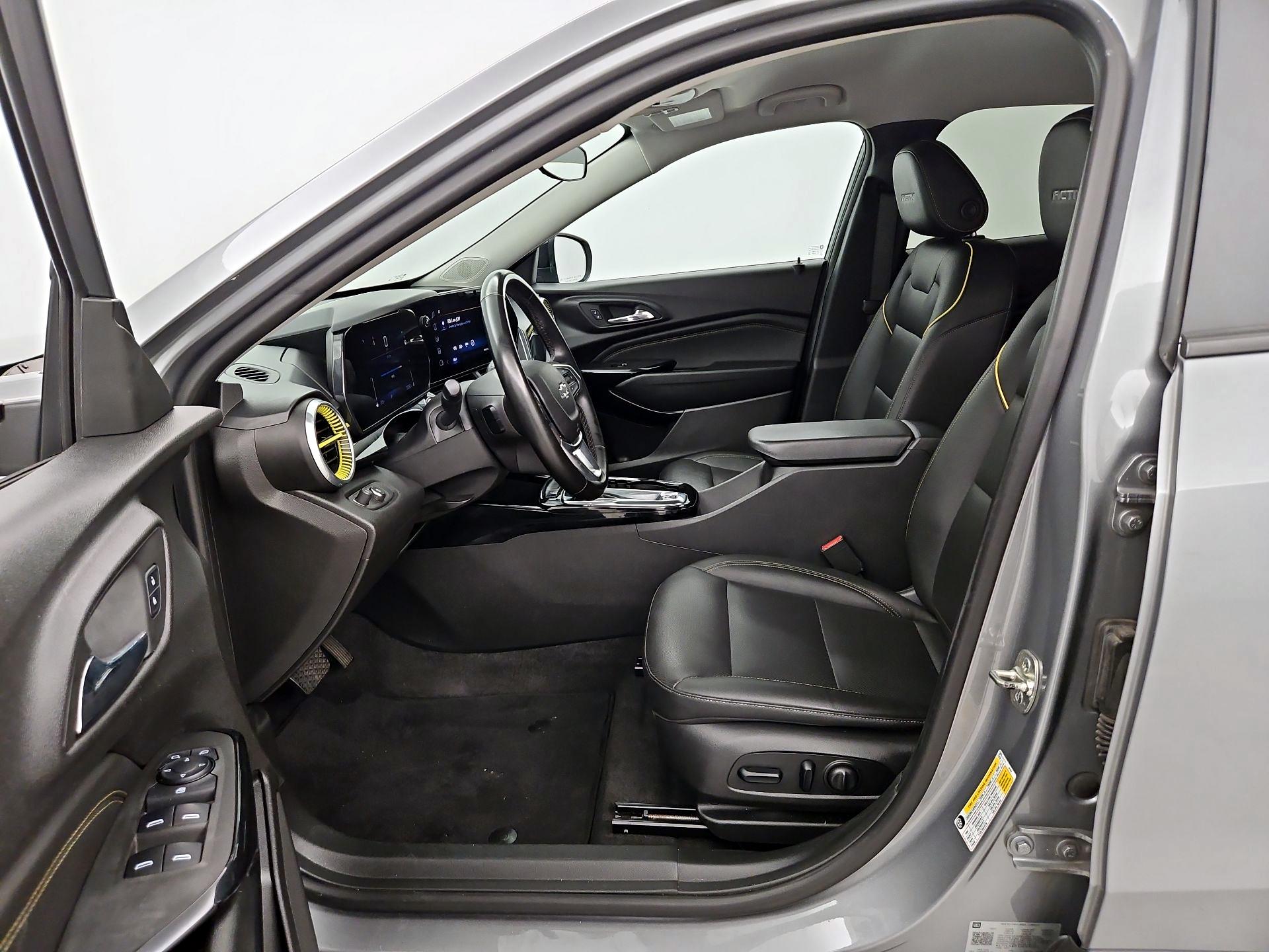 Thumbnail: 2025 Chevrolet Trax - 11