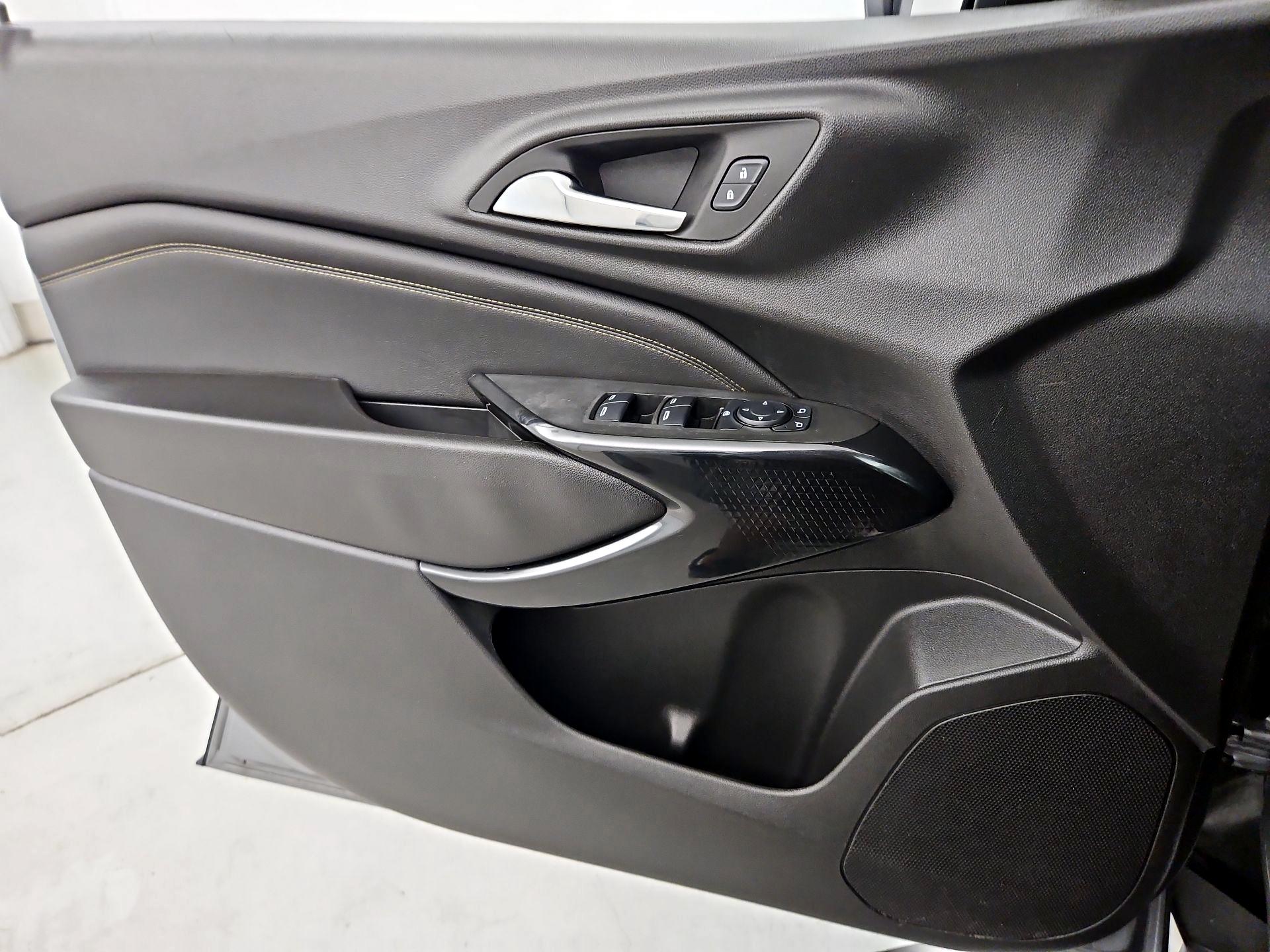 Thumbnail: 2025 Chevrolet Trax - 12