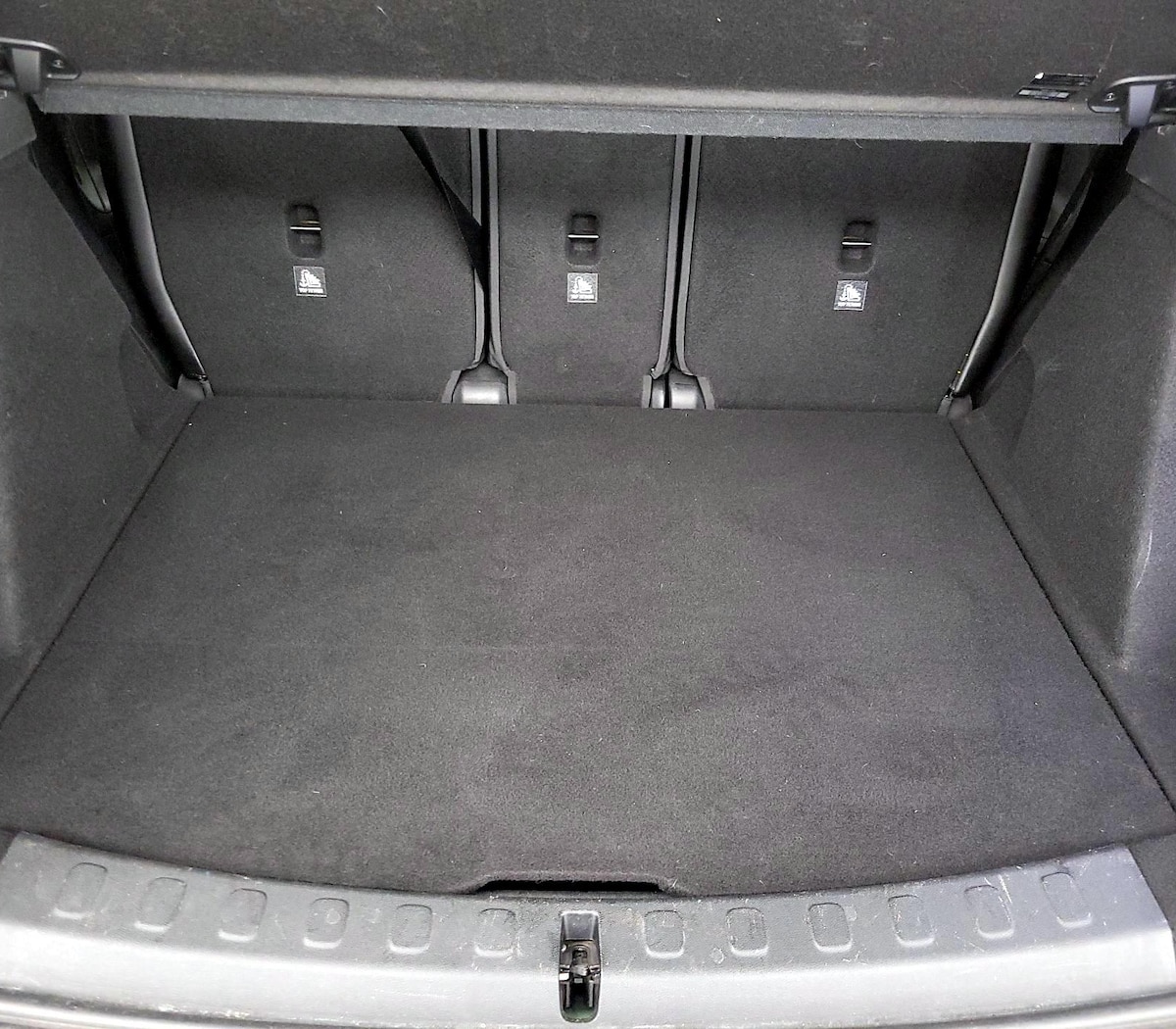 Trunk/Cargo (Seats Up)