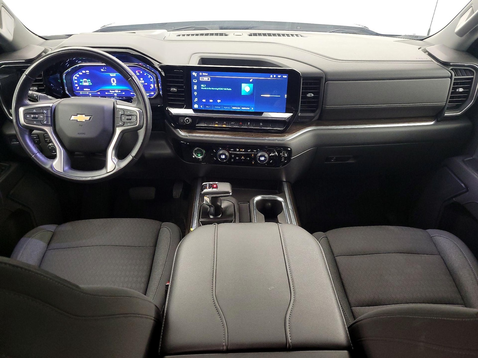 2023 Chevrolet Silverado 1500 LT - Photo 10