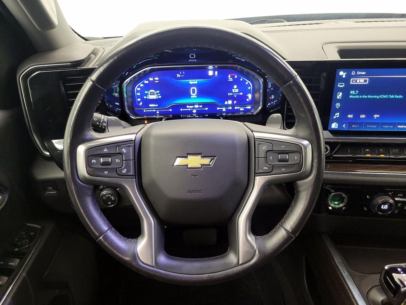 2023 Chevrolet Silverado 1500 LT - Photo 11