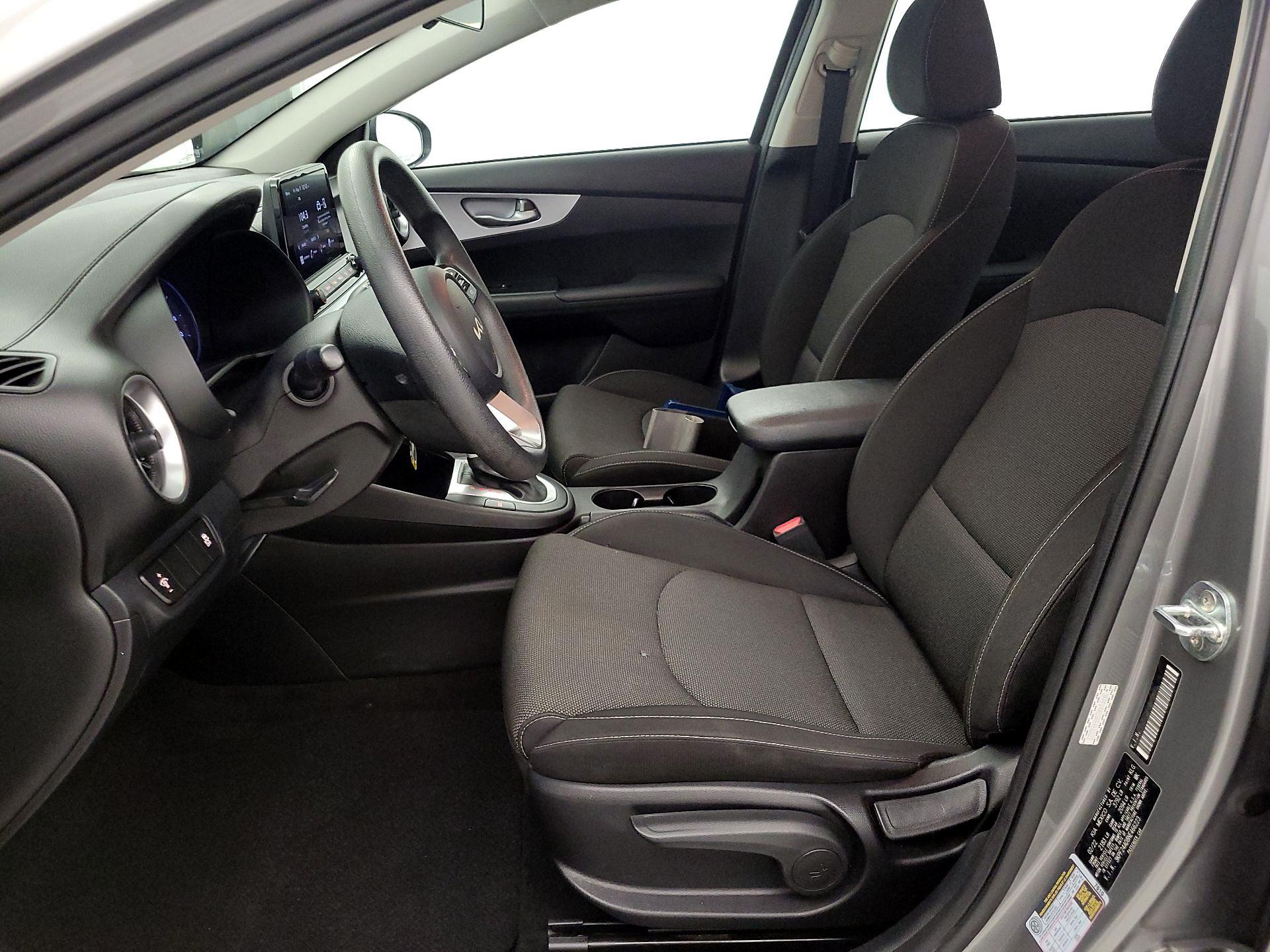 Thumbnail: 2022 Kia Forte - 11