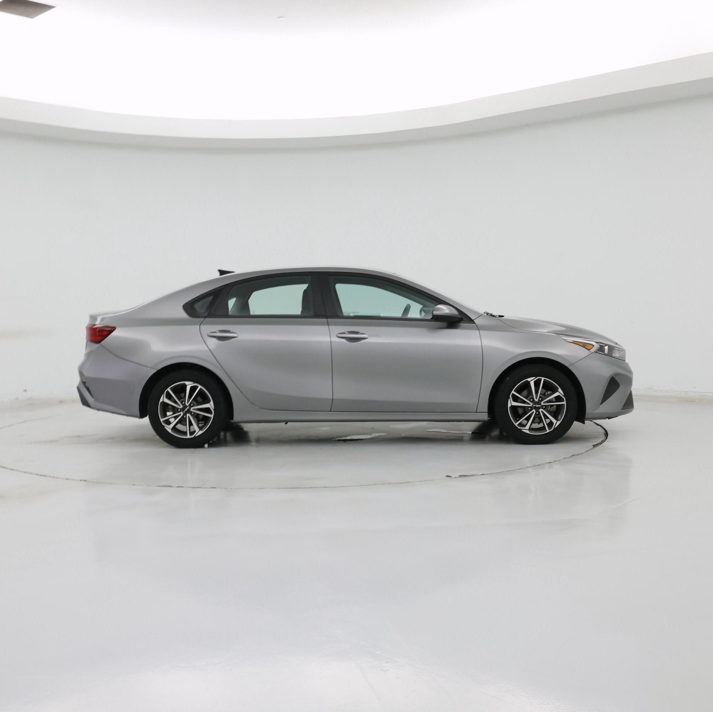 Thumbnail: 2022 Kia Forte - 7