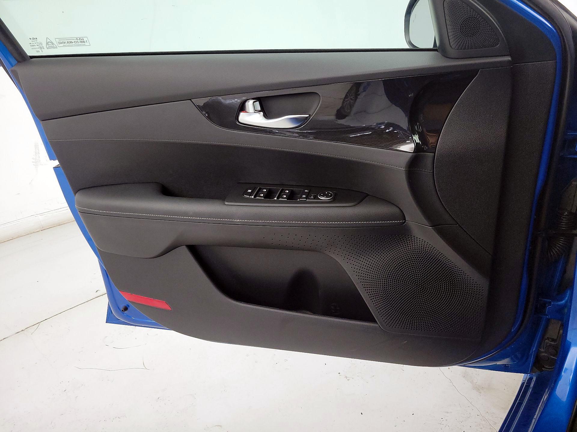 Thumbnail: 2023 Kia Forte - 12