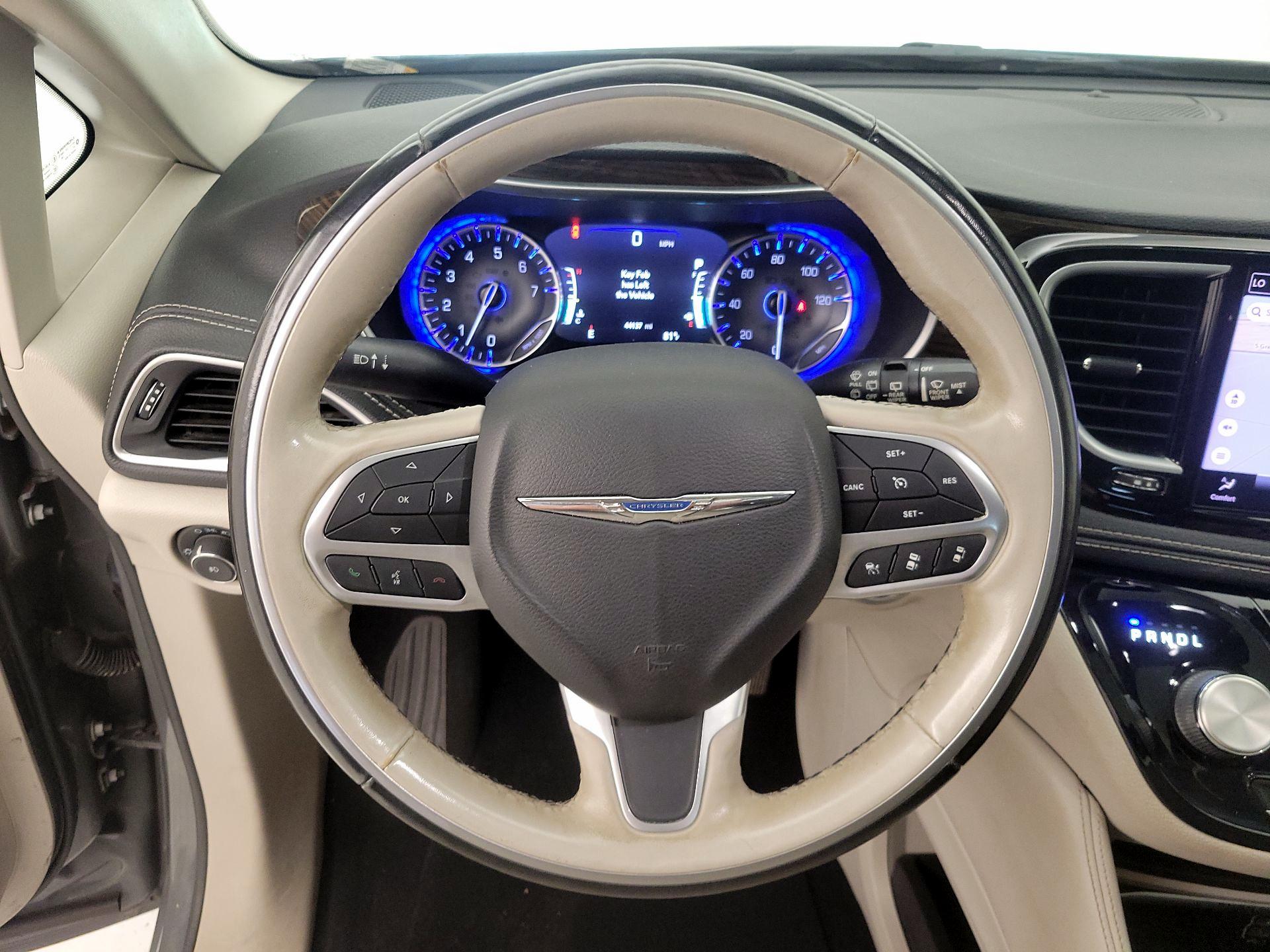 Thumbnail: 2021 Chrysler Pacifica - 10