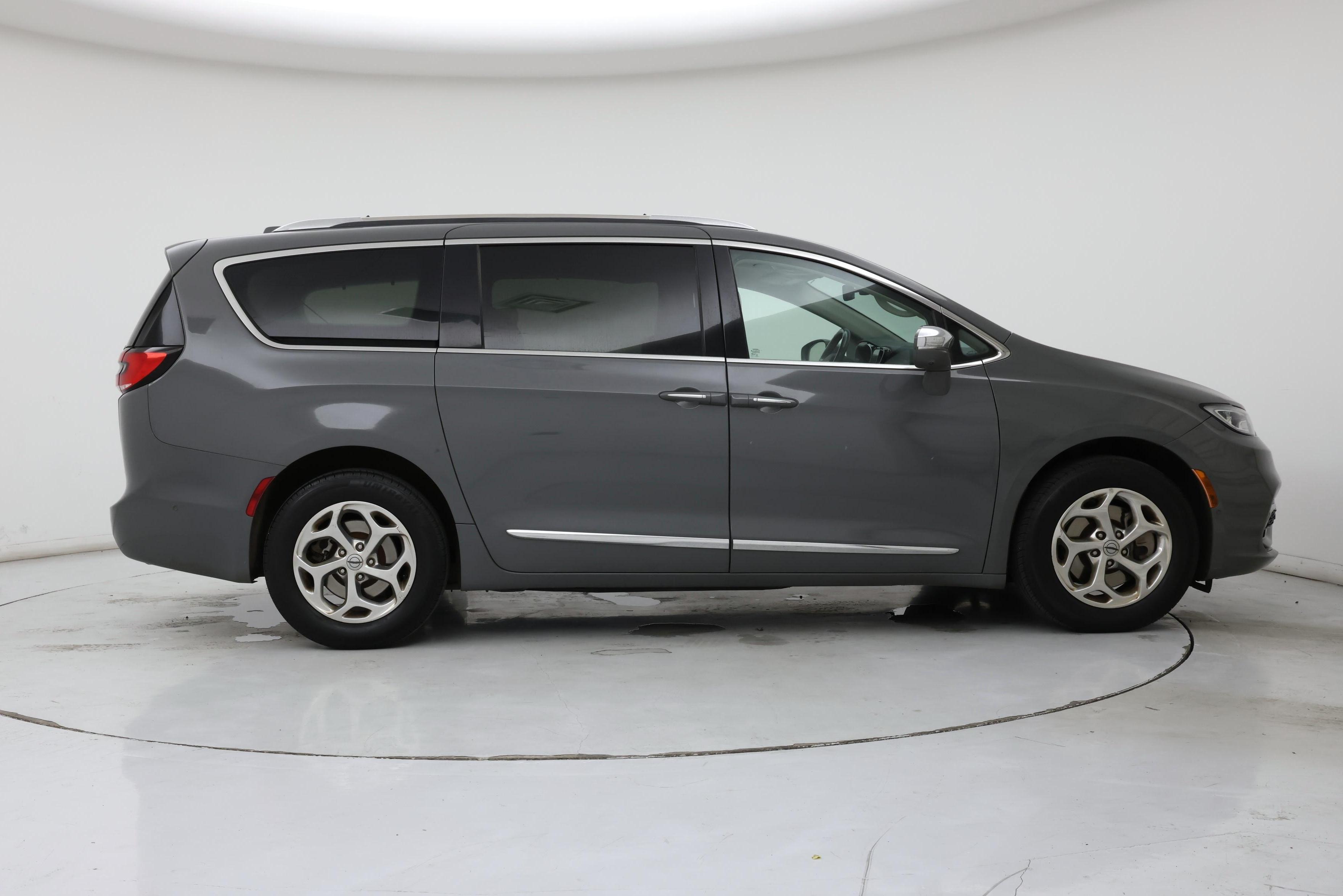 Thumbnail: 2021 Chrysler Pacifica - 7