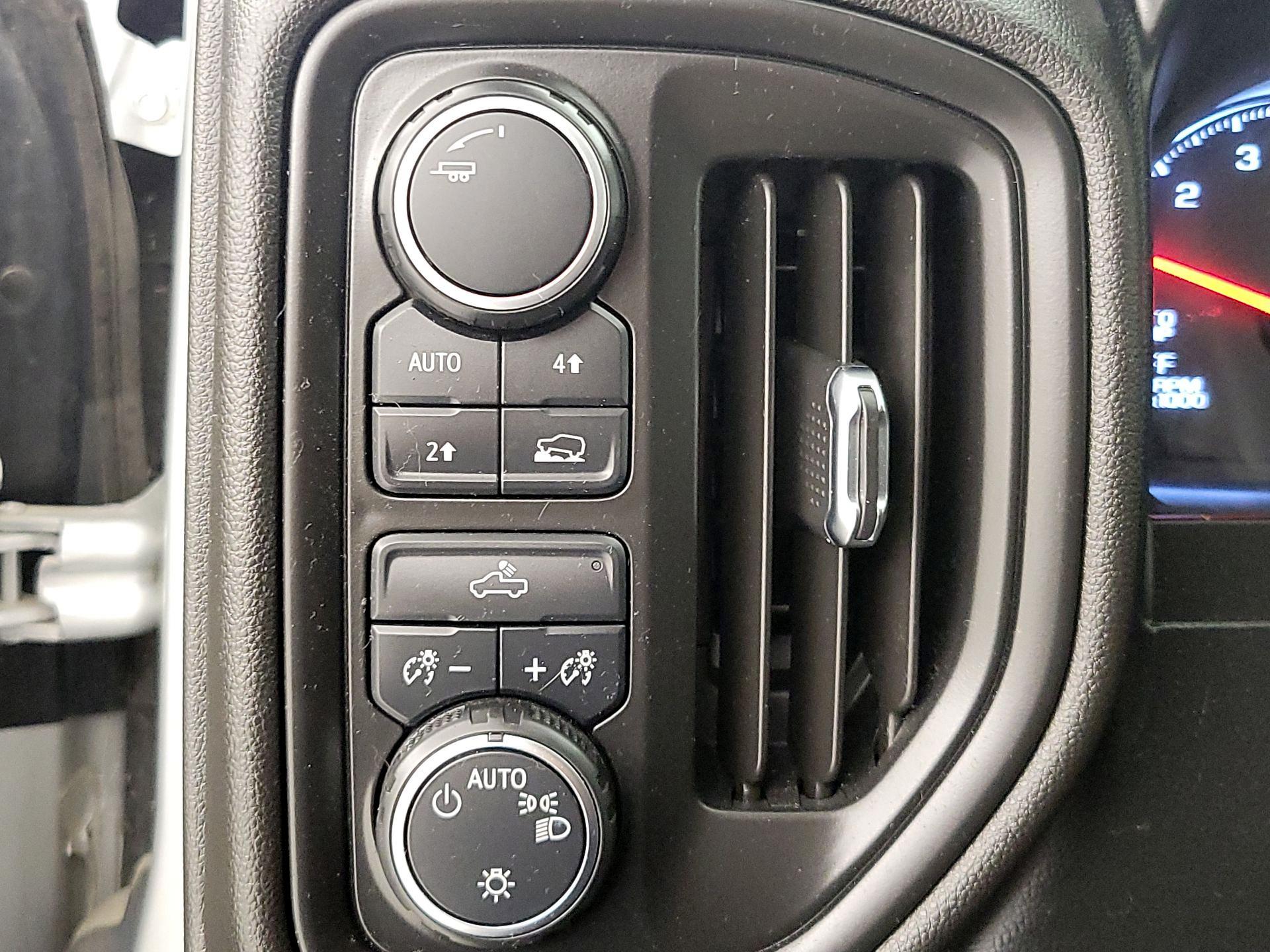 Thumbnail: 2021 Chevrolet Silverado 1500 - 13
