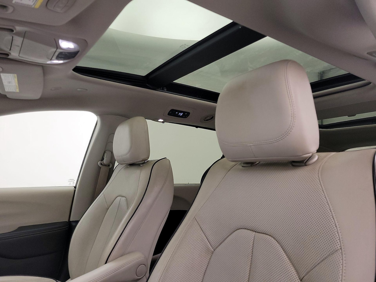 Panoramic Sunroof & Skylight(s)