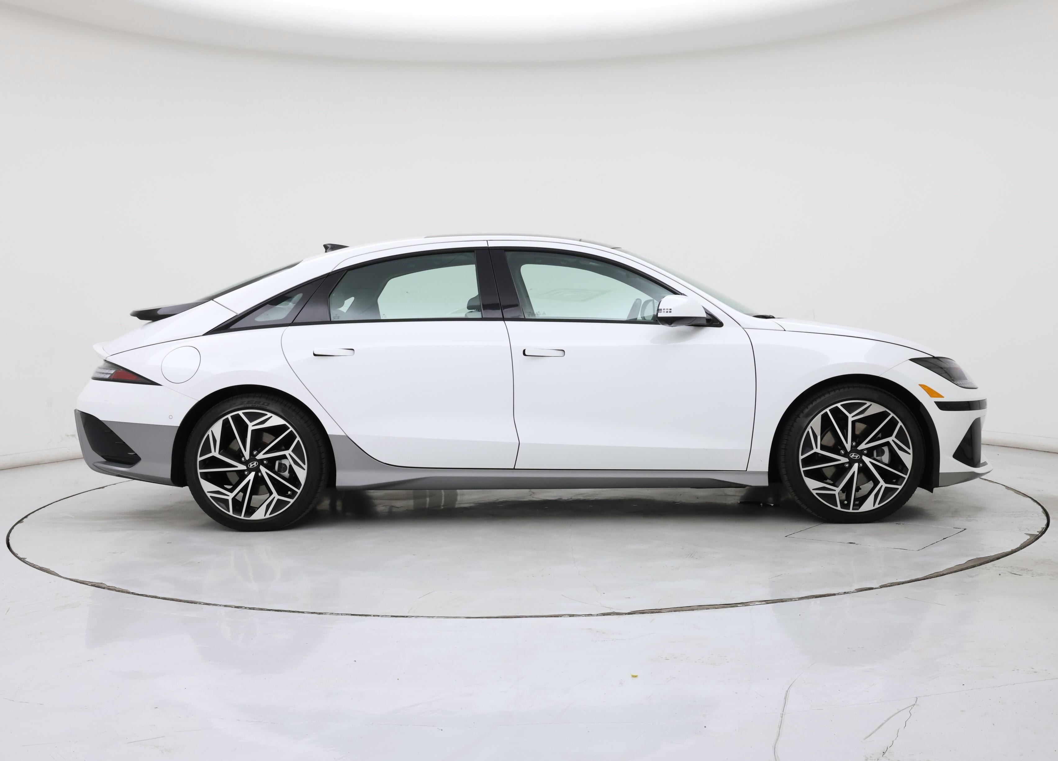 Thumbnail: 2023 Hyundai Ioniq 6 - 7