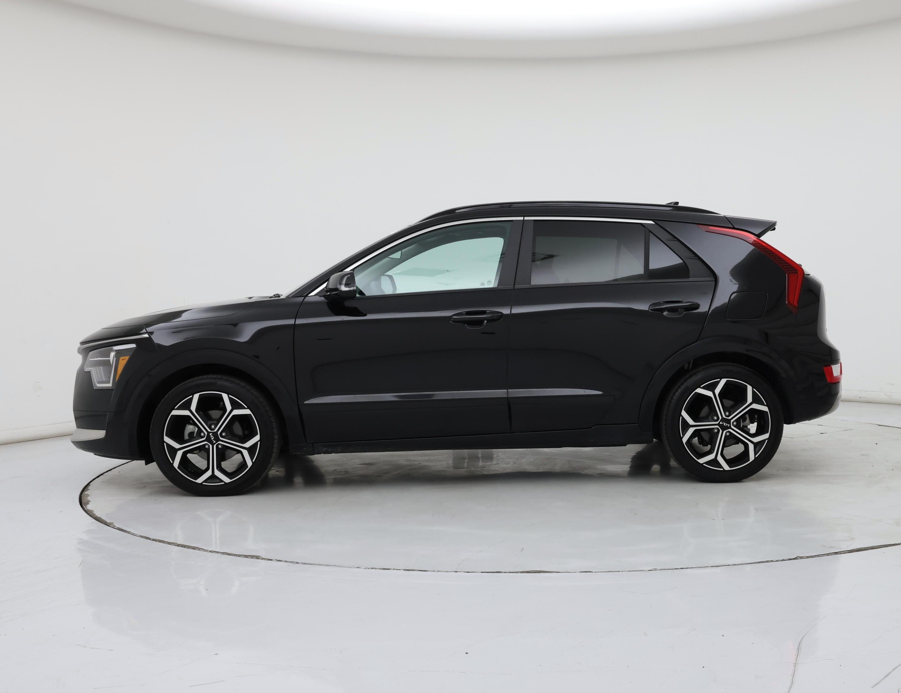 Thumbnail: 2024 Kia Niro - 3