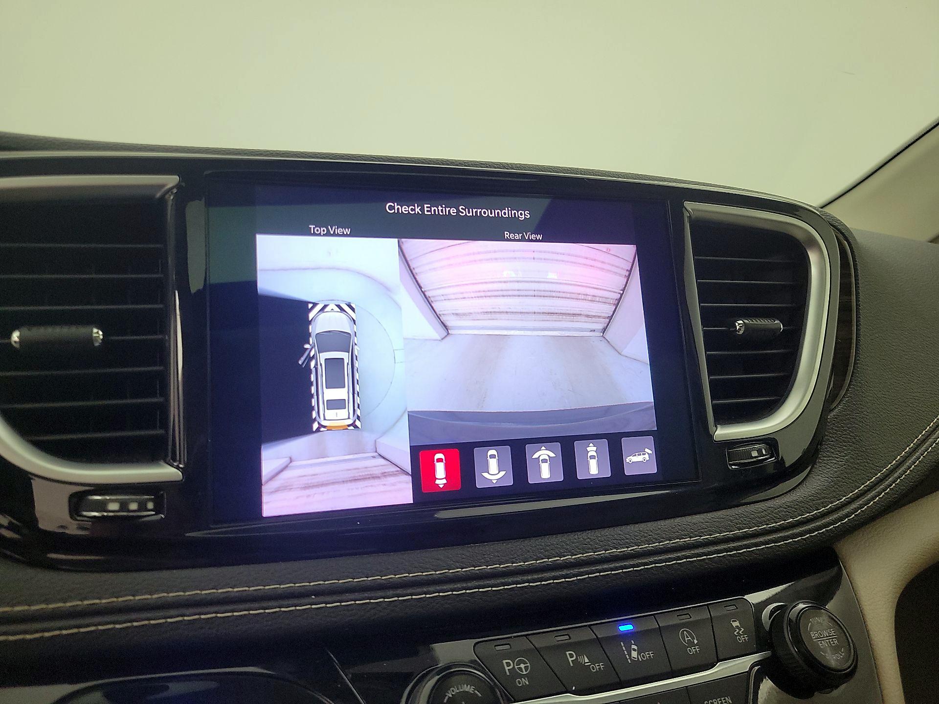 Thumbnail: 2021 Chrysler Pacifica - 15