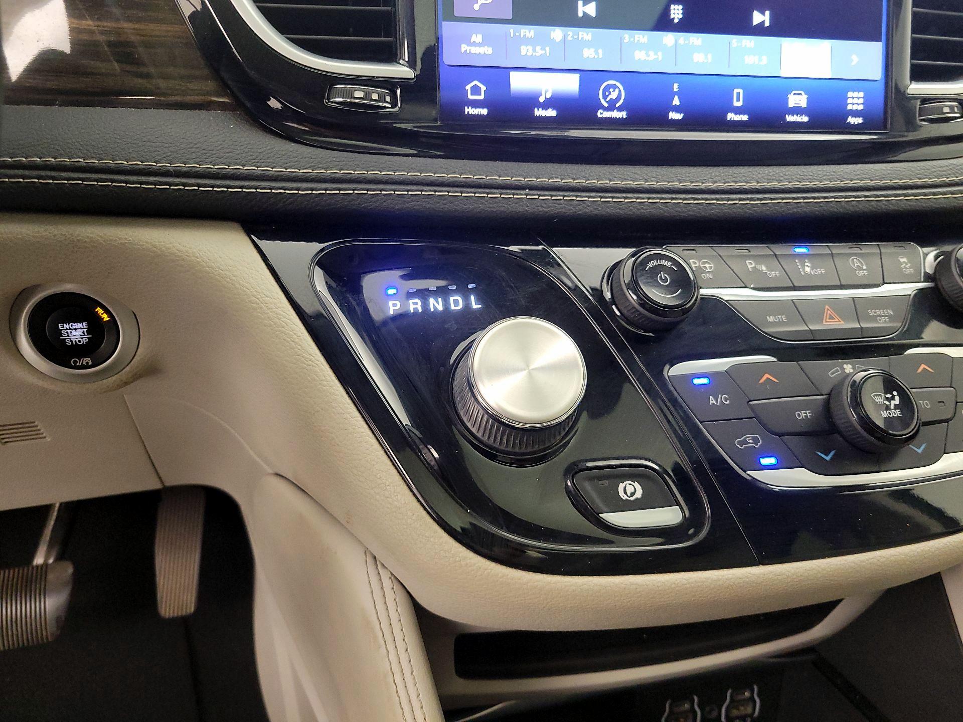Thumbnail: 2021 Chrysler Pacifica - 18