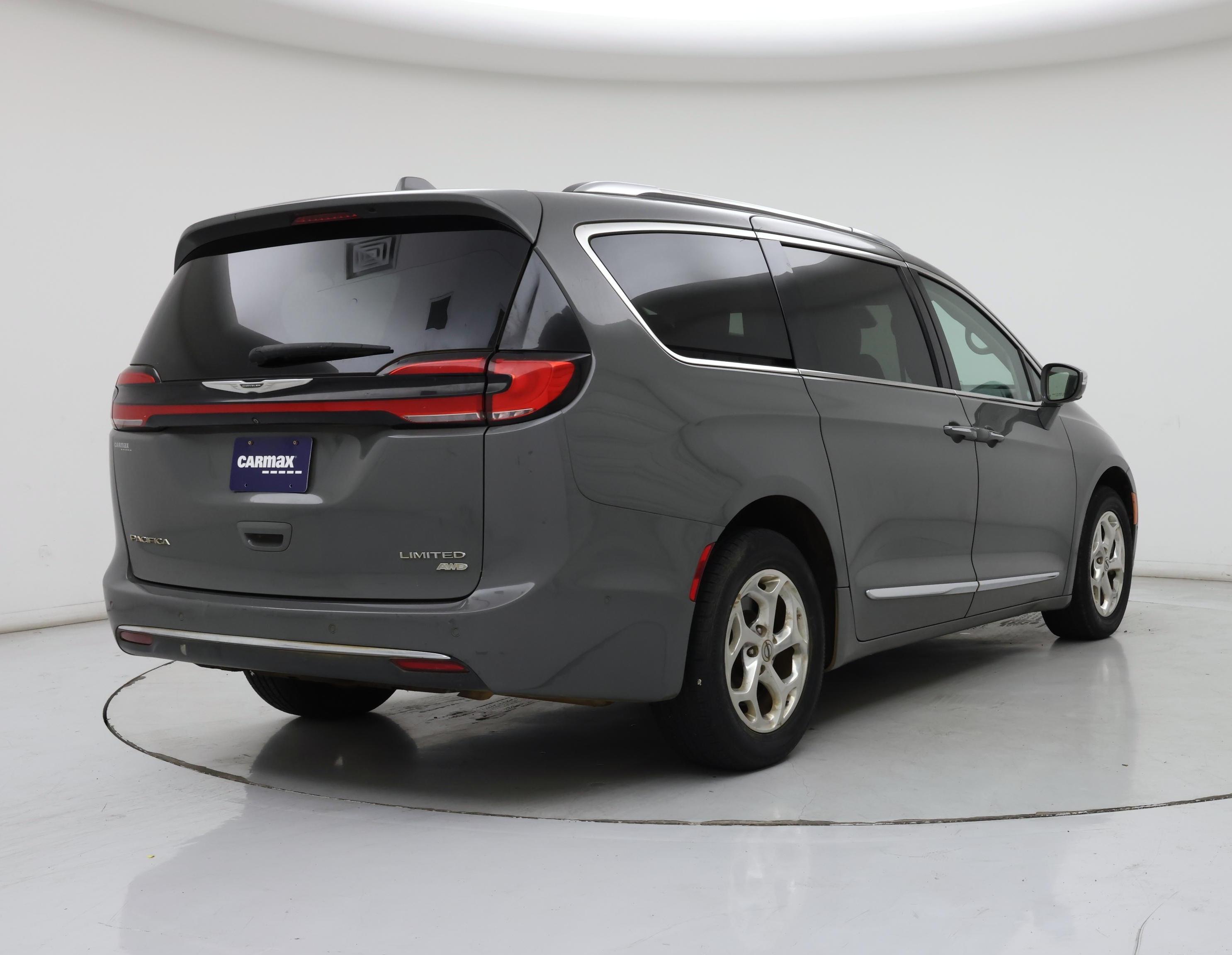 Thumbnail: 2021 Chrysler Pacifica - 8
