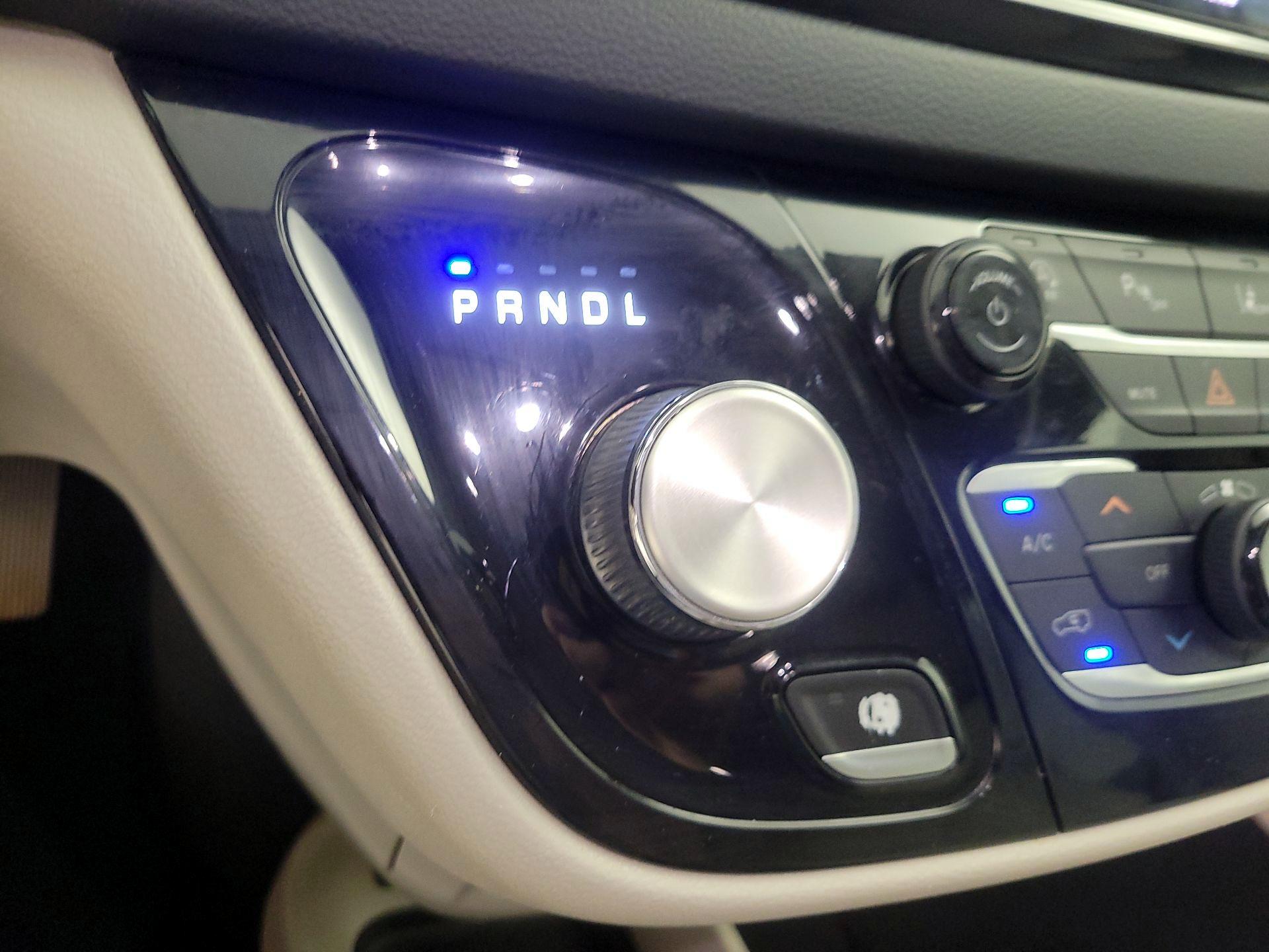 Thumbnail: 2021 Chrysler Pacifica - 15