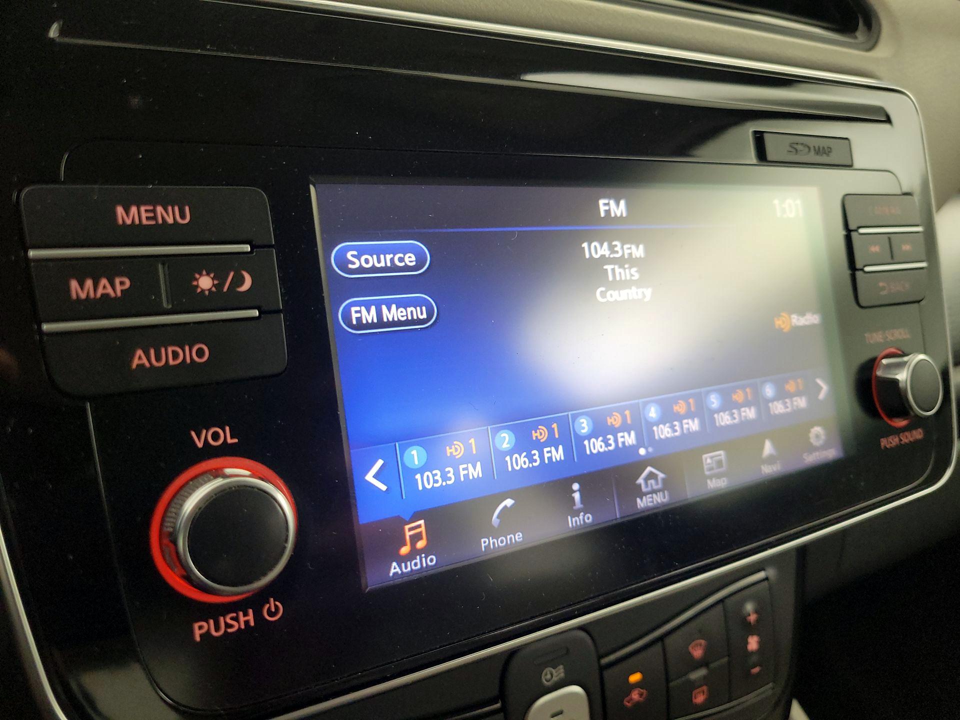 Thumbnail: 2019 Nissan Leaf - 16