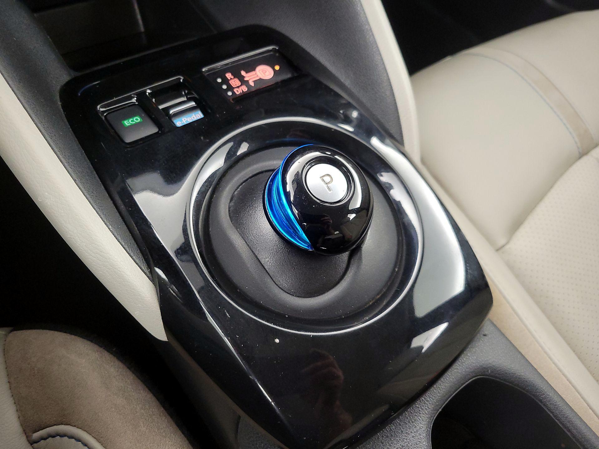 Thumbnail: 2019 Nissan Leaf - 18