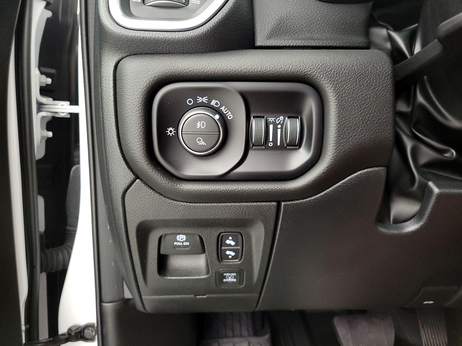 Thumbnail: 2025 RAM 1500 - 13