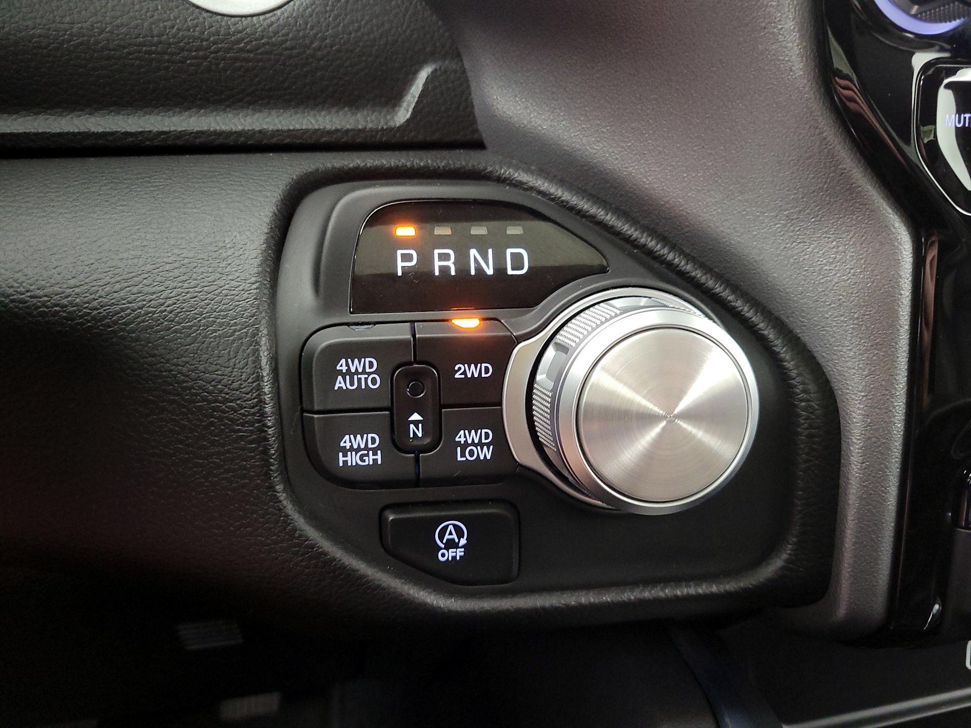 Thumbnail: 2025 RAM 1500 - 18