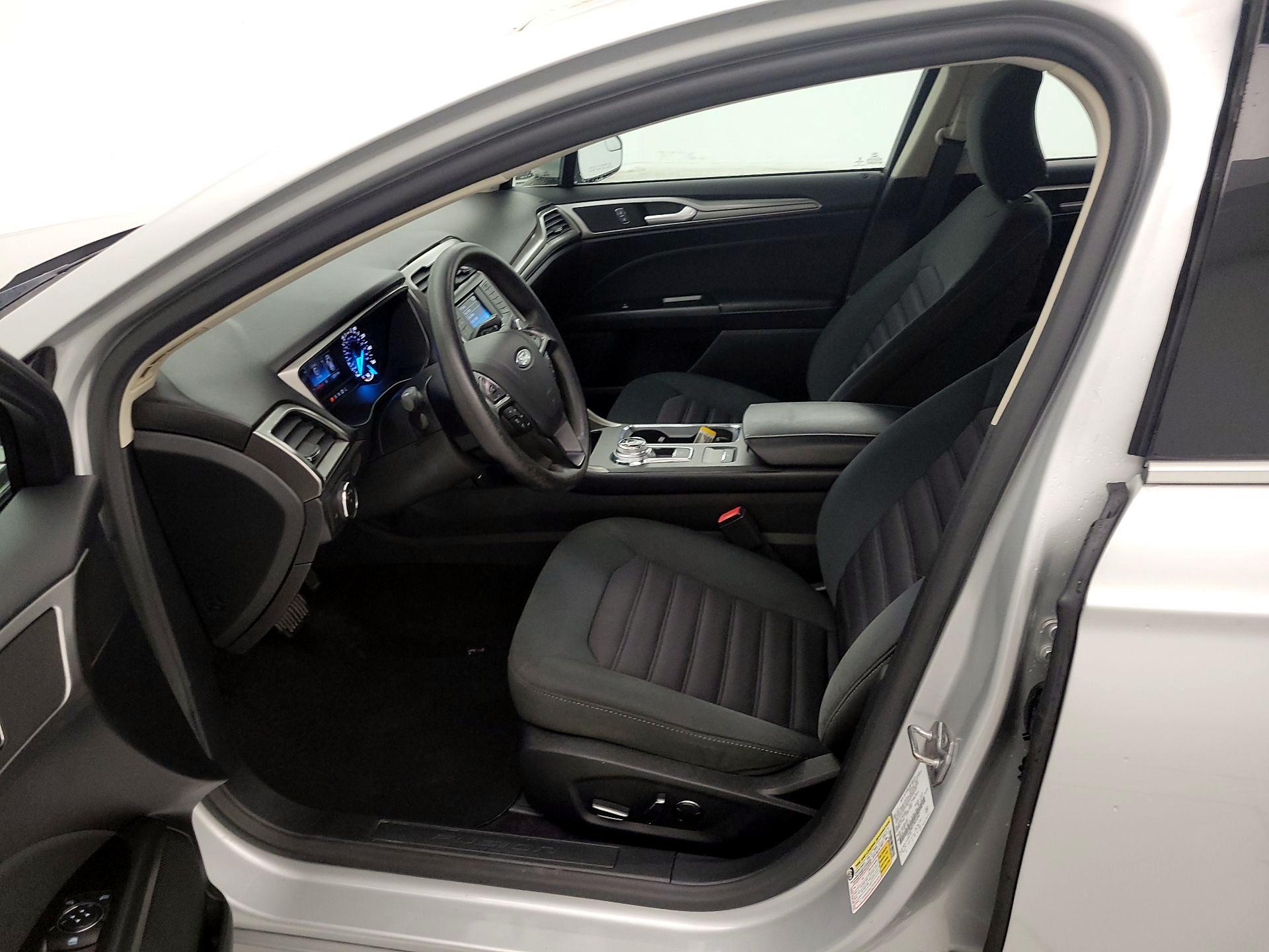 Thumbnail: 2017 Ford Fusion - 11