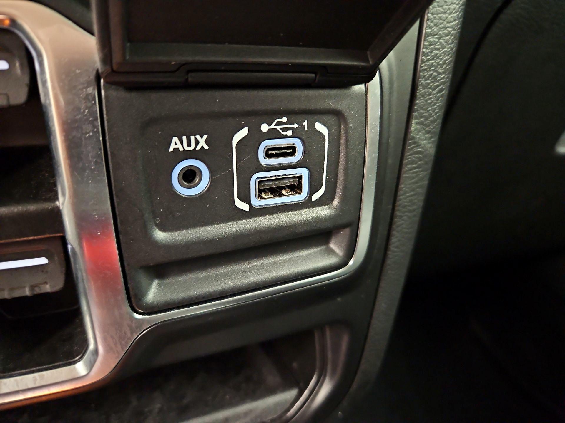 Thumbnail: 2023 Jeep Wrangler - 19