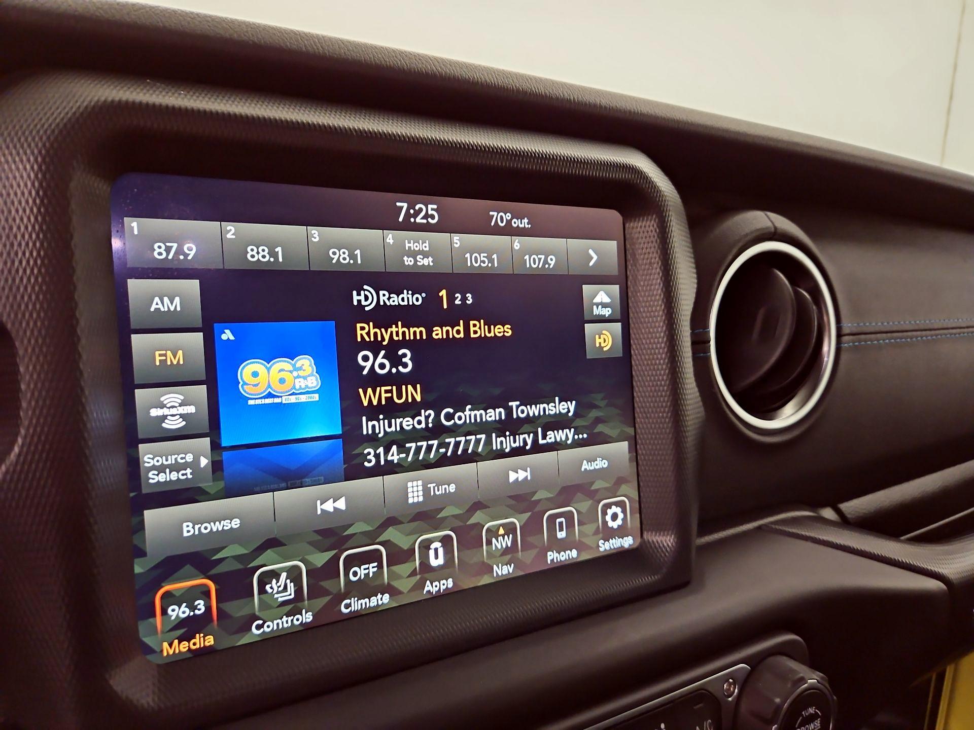 Thumbnail: 2023 Jeep Wrangler - 16