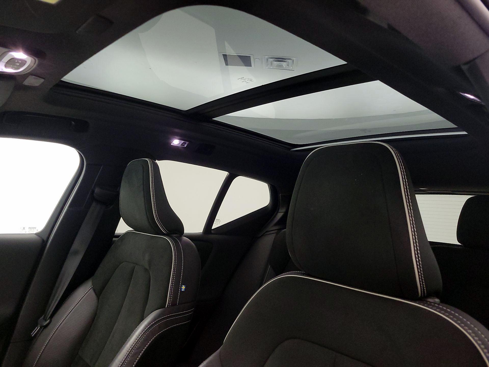 Thumbnail: 2019 Volvo XC40 - 20