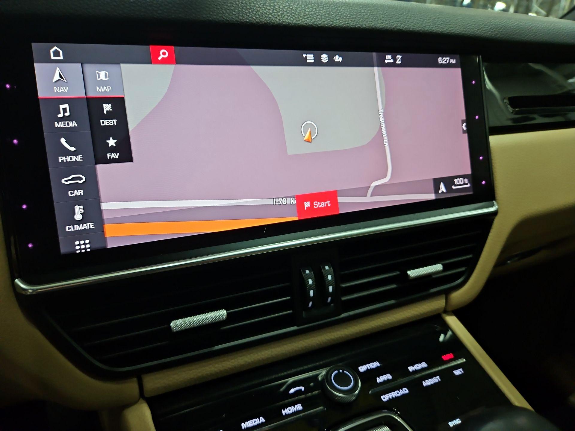 Thumbnail: 2021 Porsche Cayenne - 14