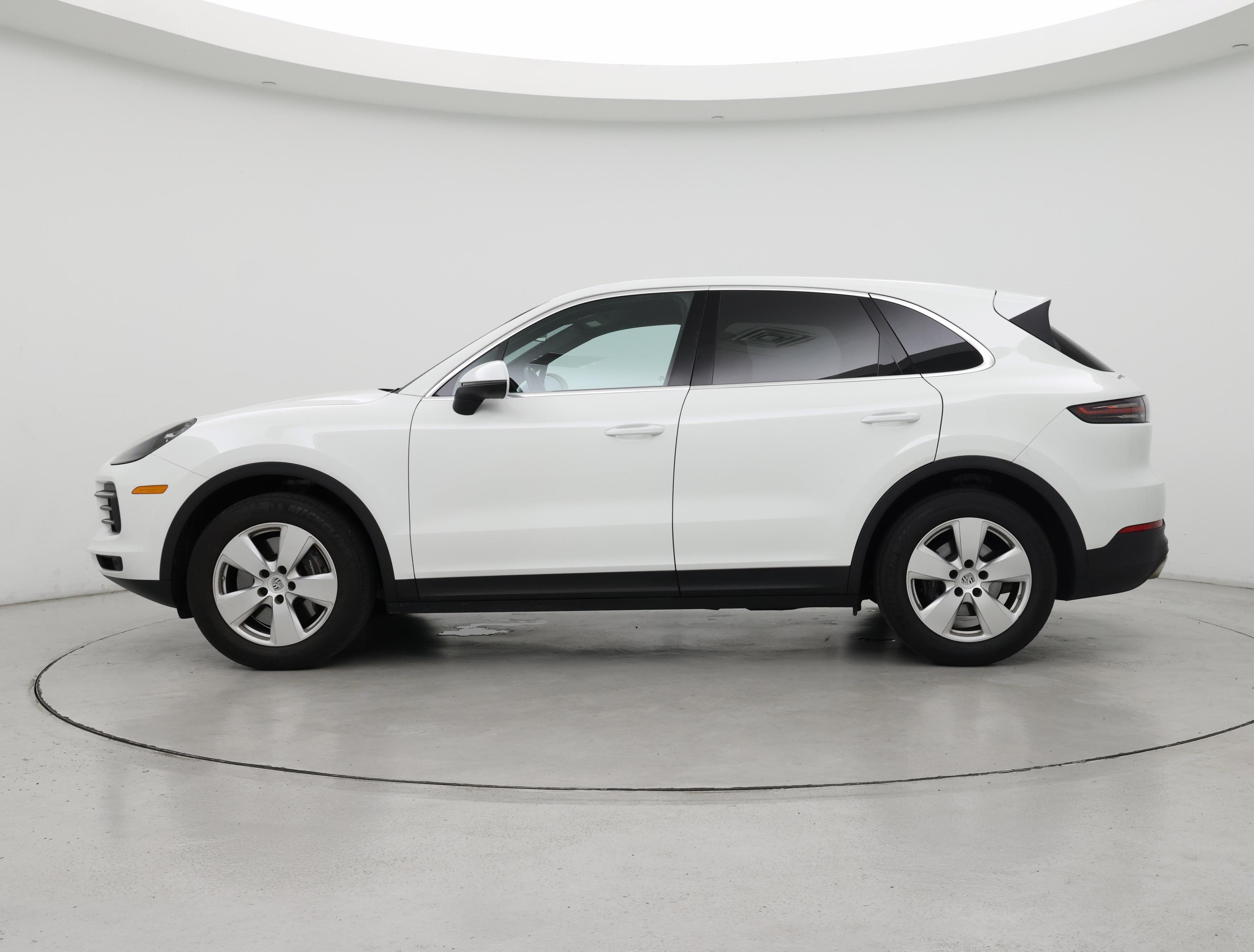 Thumbnail: 2021 Porsche Cayenne - 3