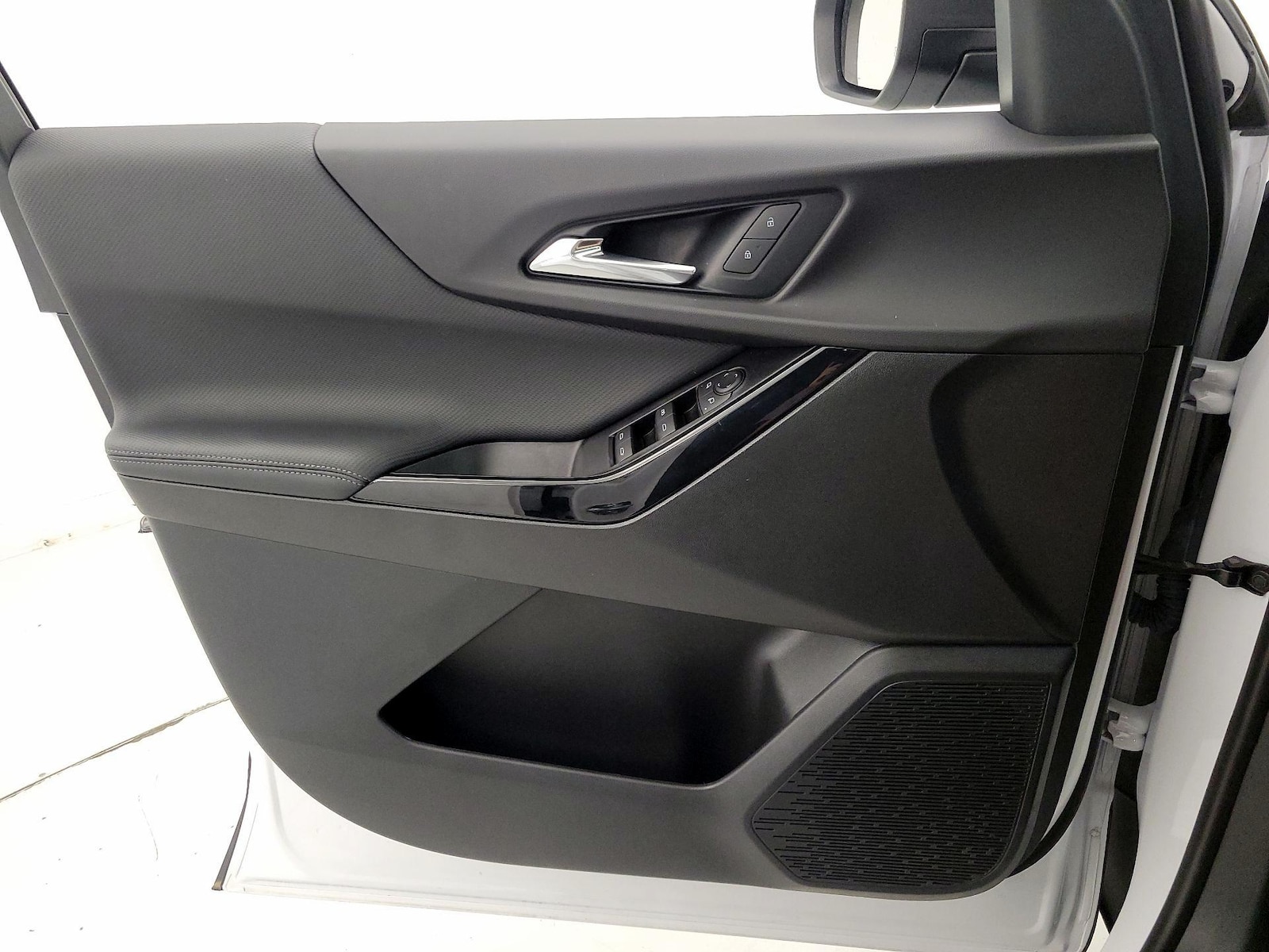 2026 Chevrolet Equinox LT - Photo 13