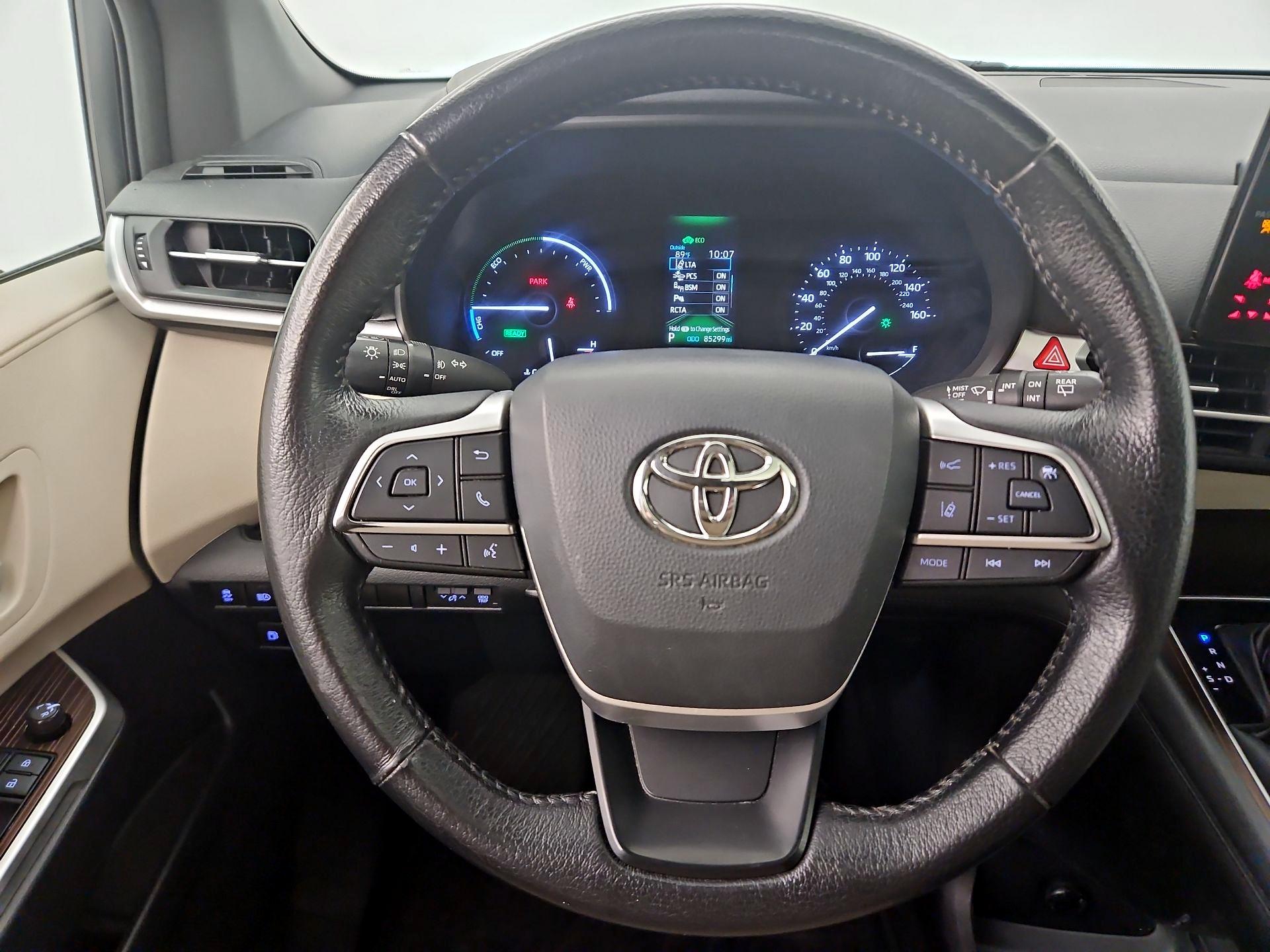 Thumbnail: 2022 Toyota Sienna - 10