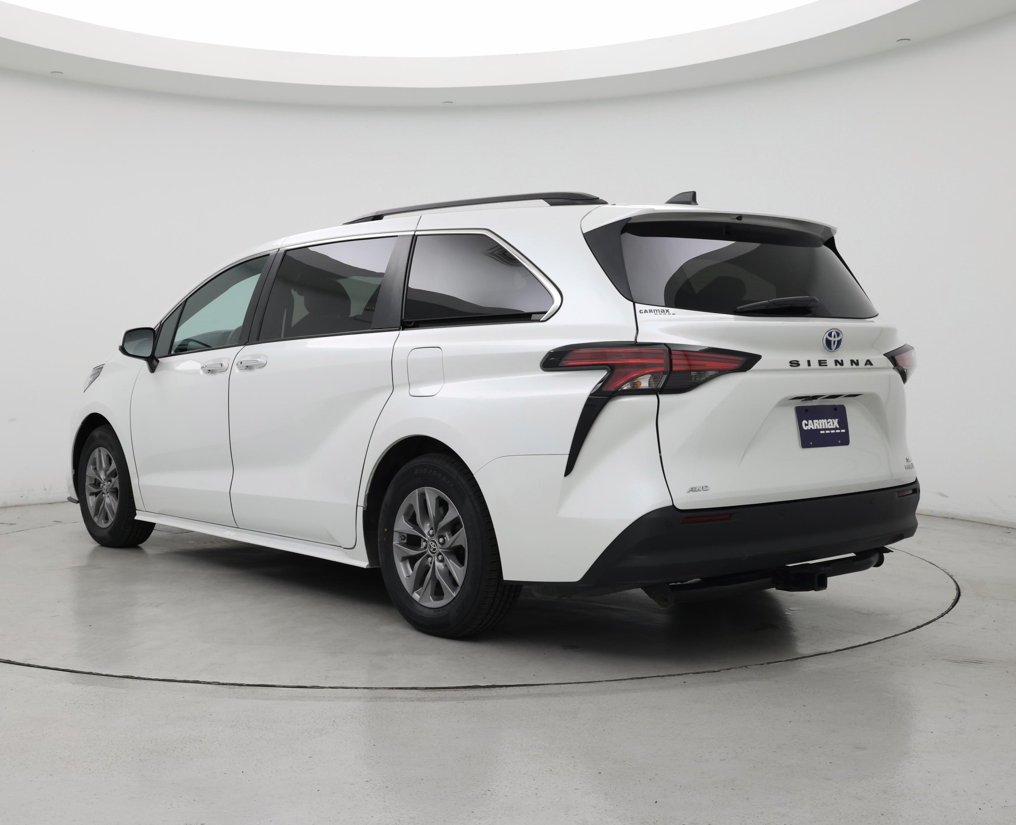 Thumbnail: 2022 Toyota Sienna - 2