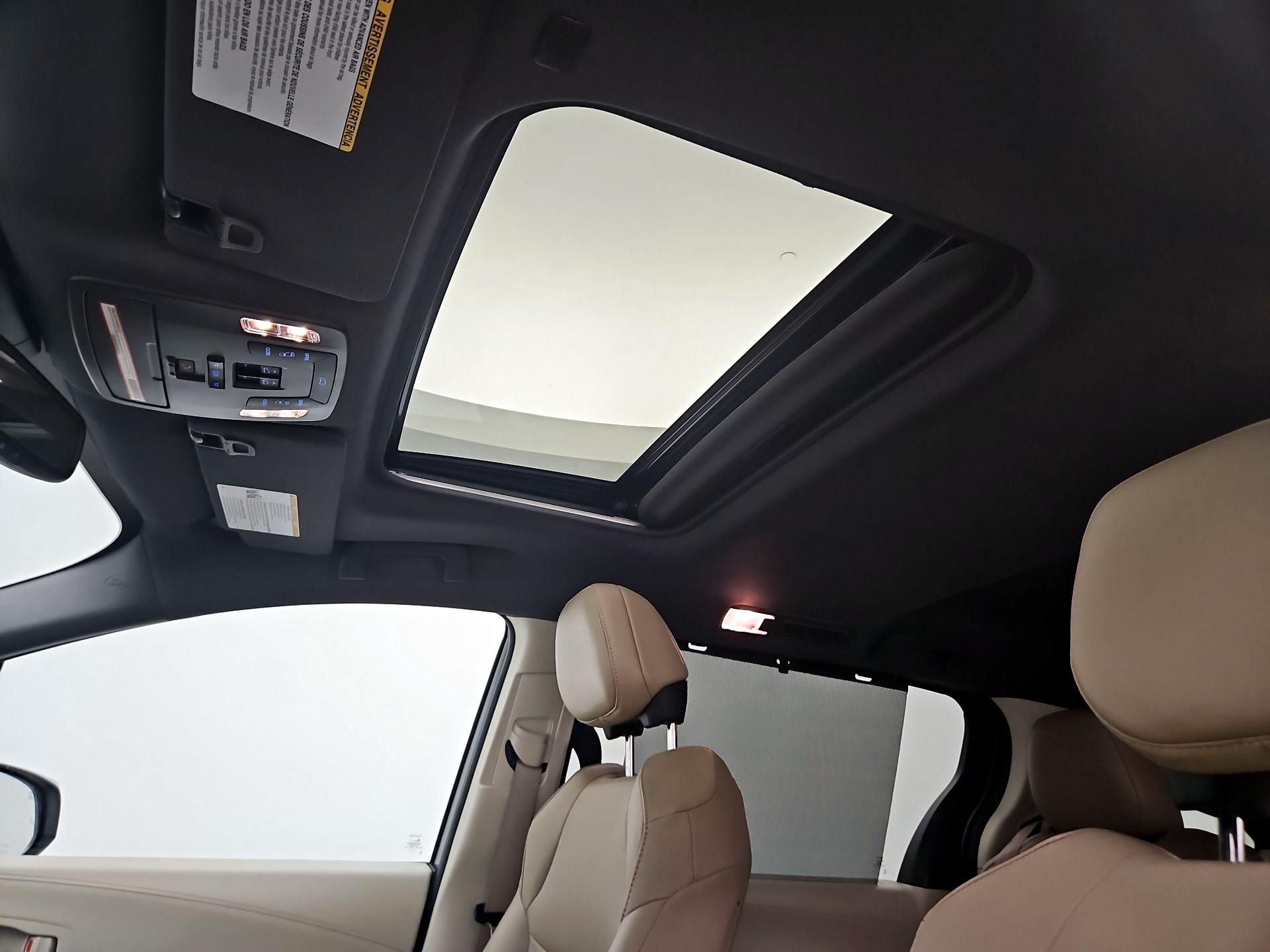 Thumbnail: 2022 Toyota Sienna - 19