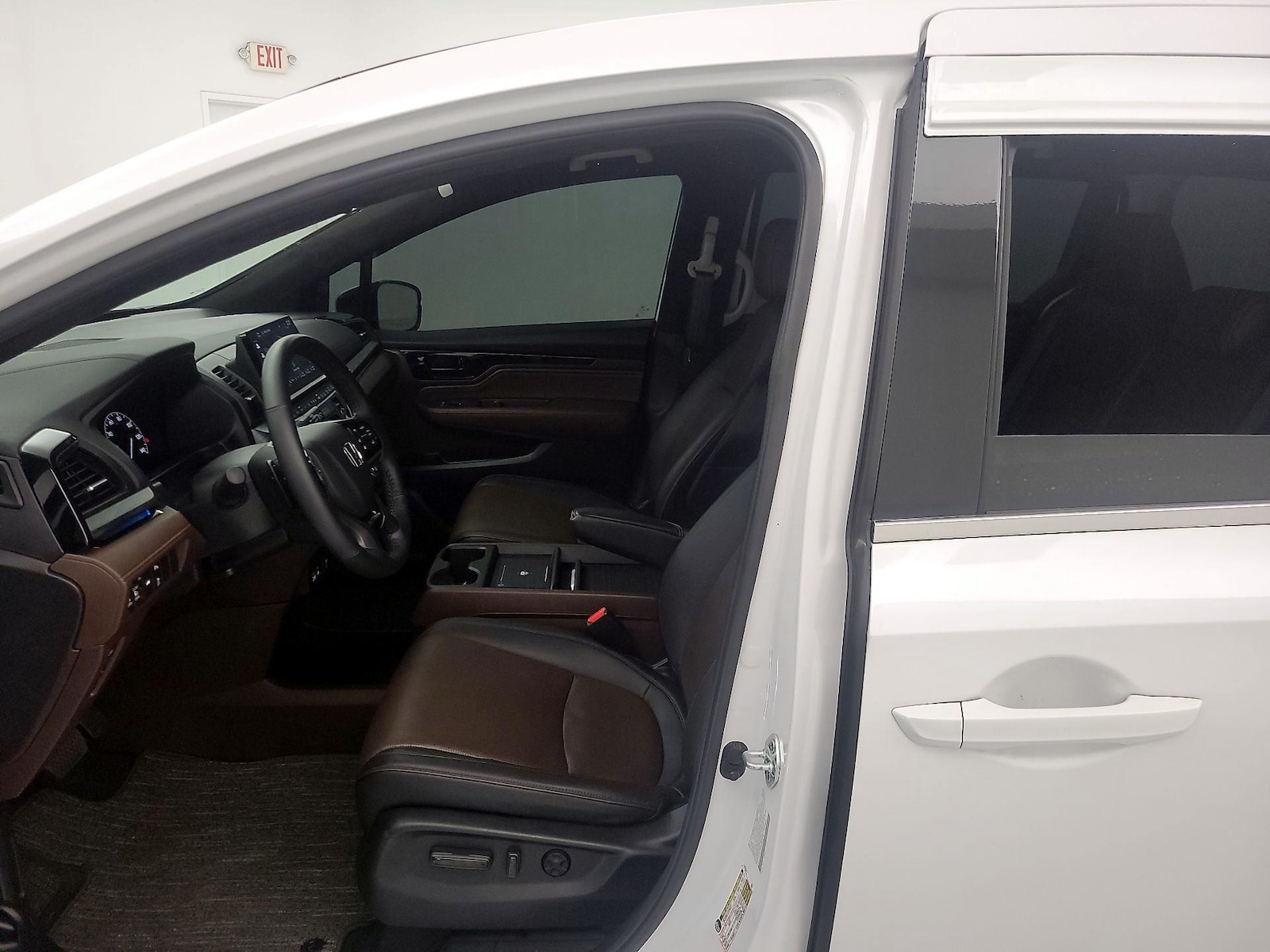 2025 Honda Odyssey Elite - Photo 12