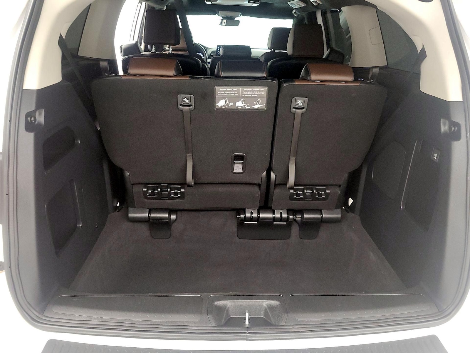 2025 Honda Odyssey Elite - Photo 23