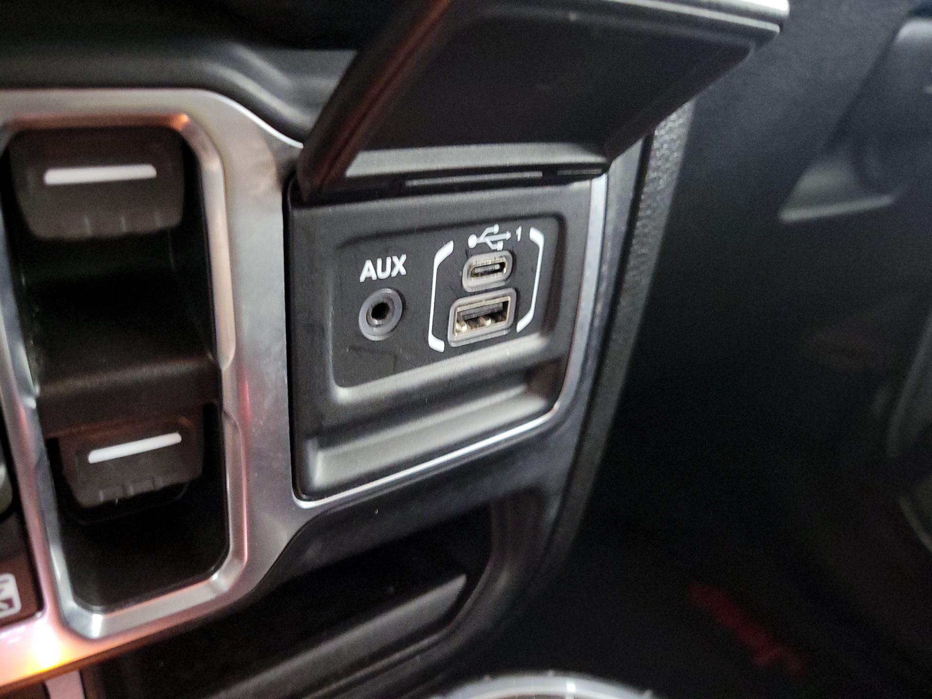 Thumbnail: 2022 Jeep Gladiator - 19